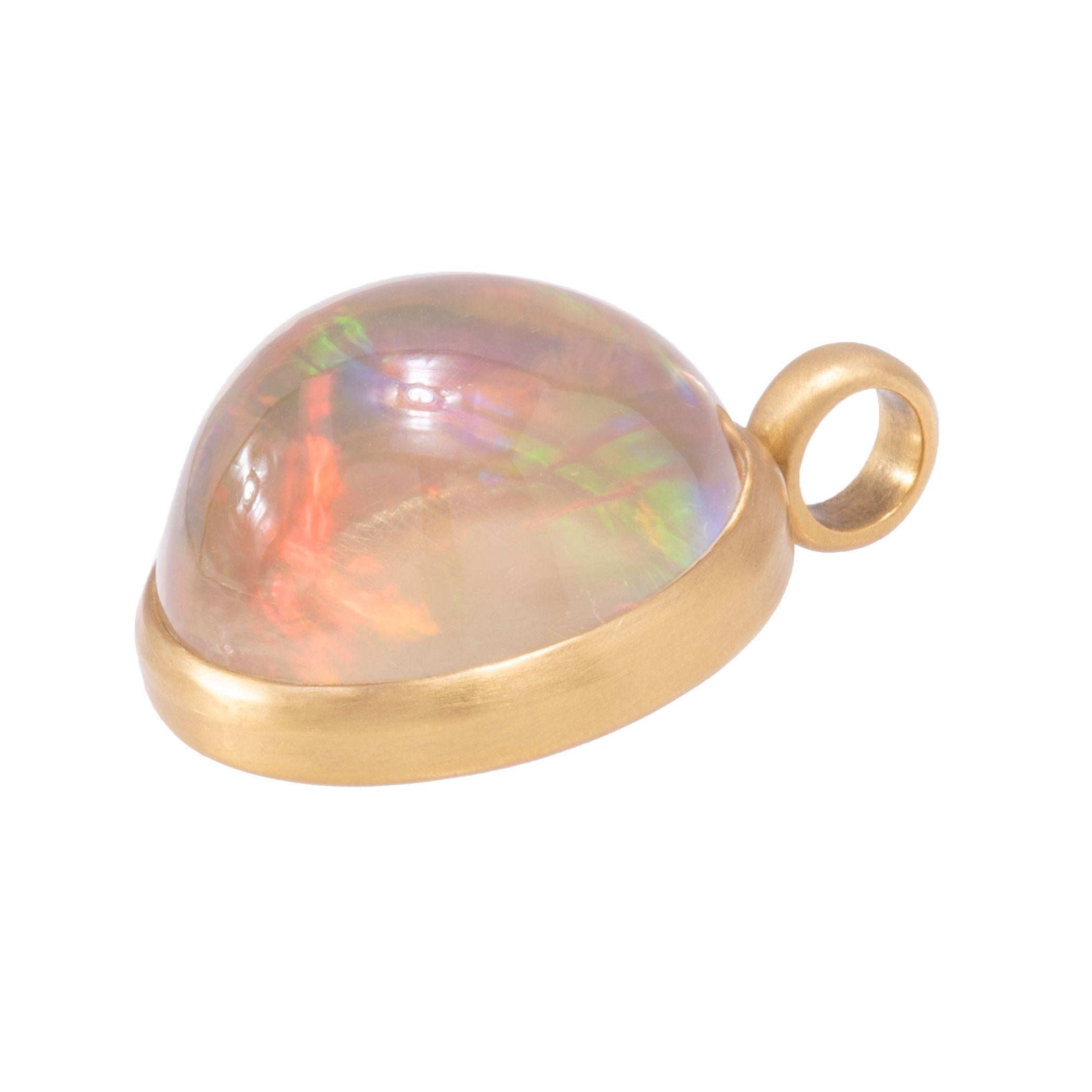 Contraluz Opal Antara Pendant in 22 Karat Gold For Sale