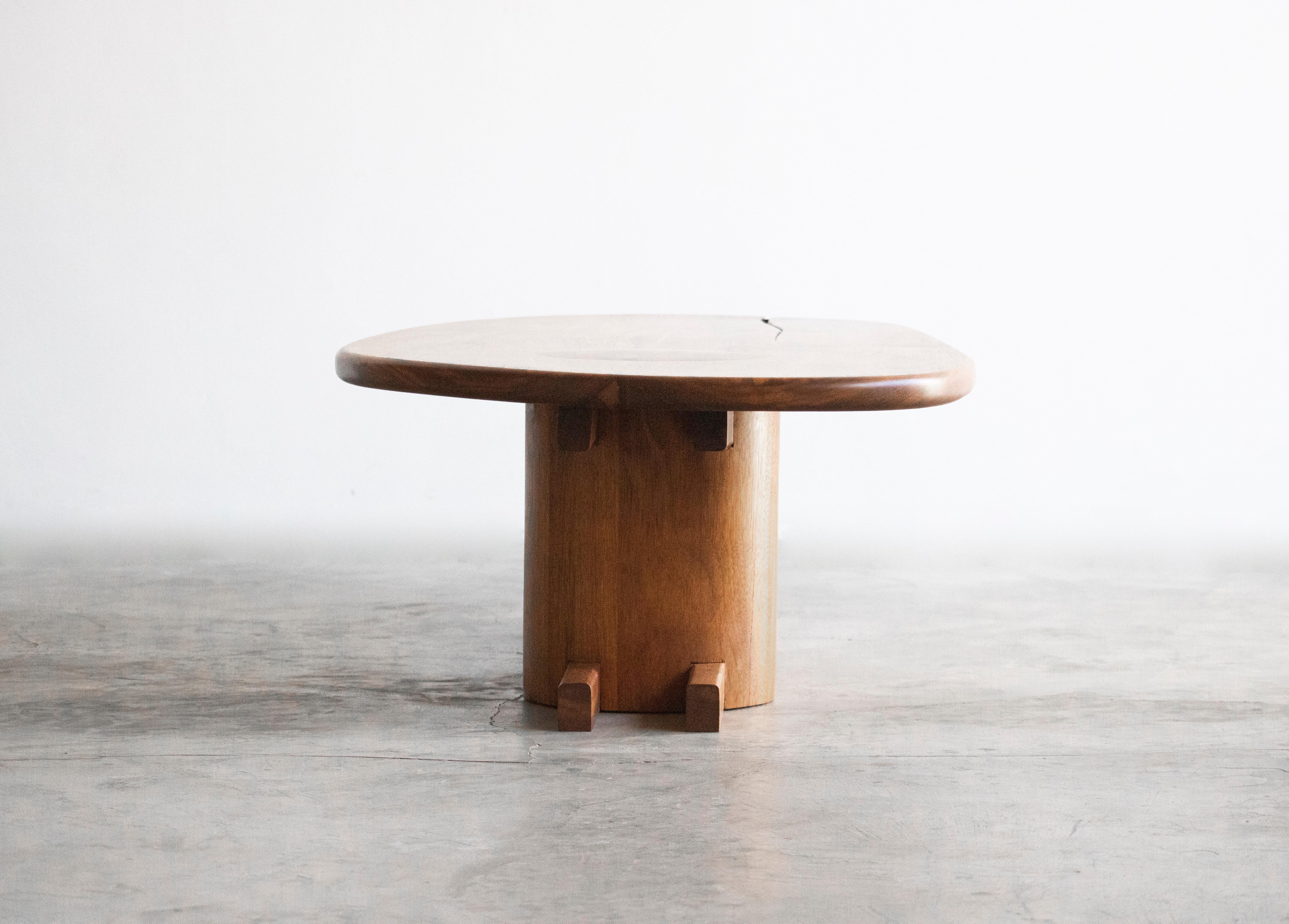 Brésilien Table basse Contraponto par Leon Ades en vente