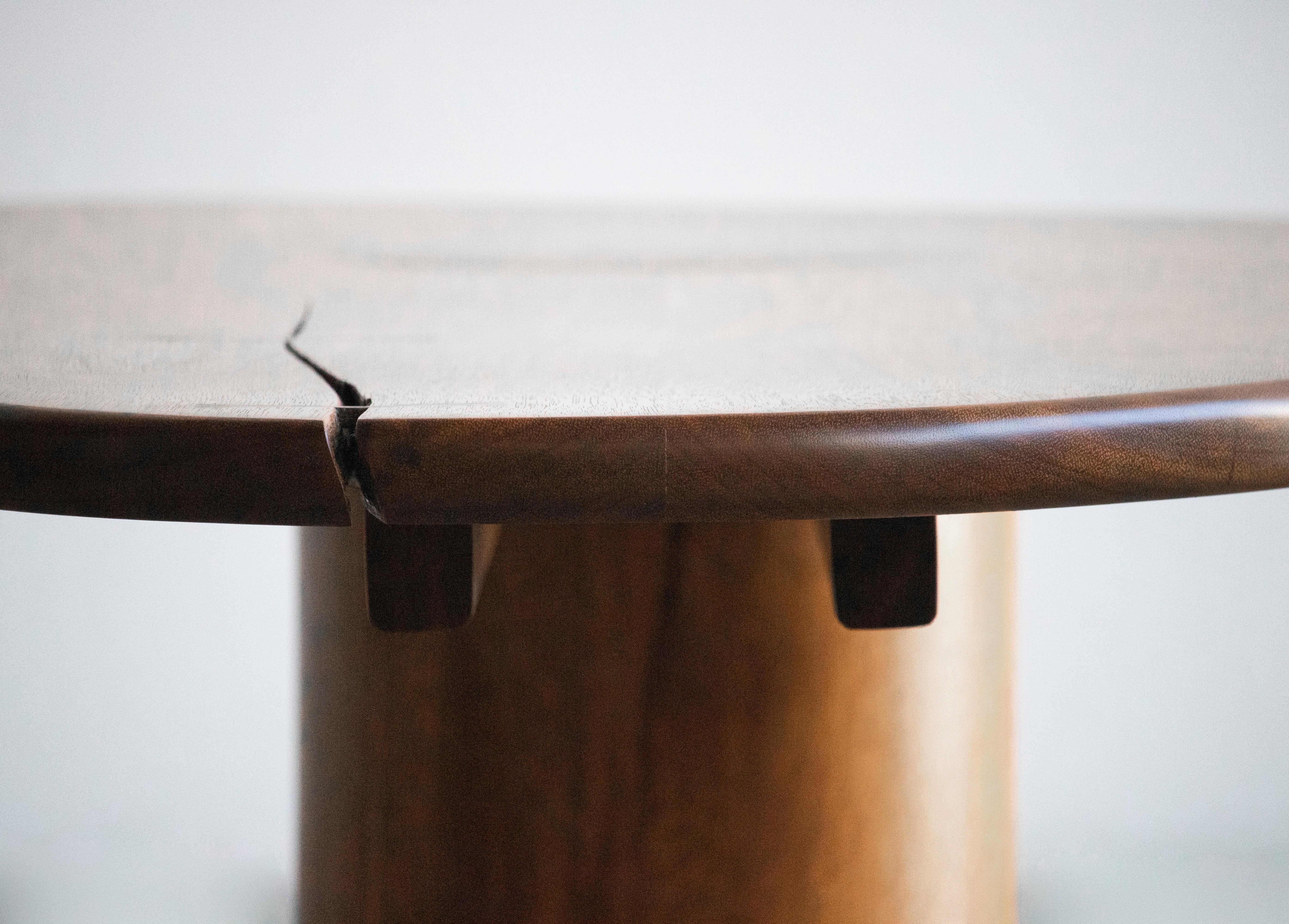 Travail du bois Table basse Contraponto par Leon Ades en vente