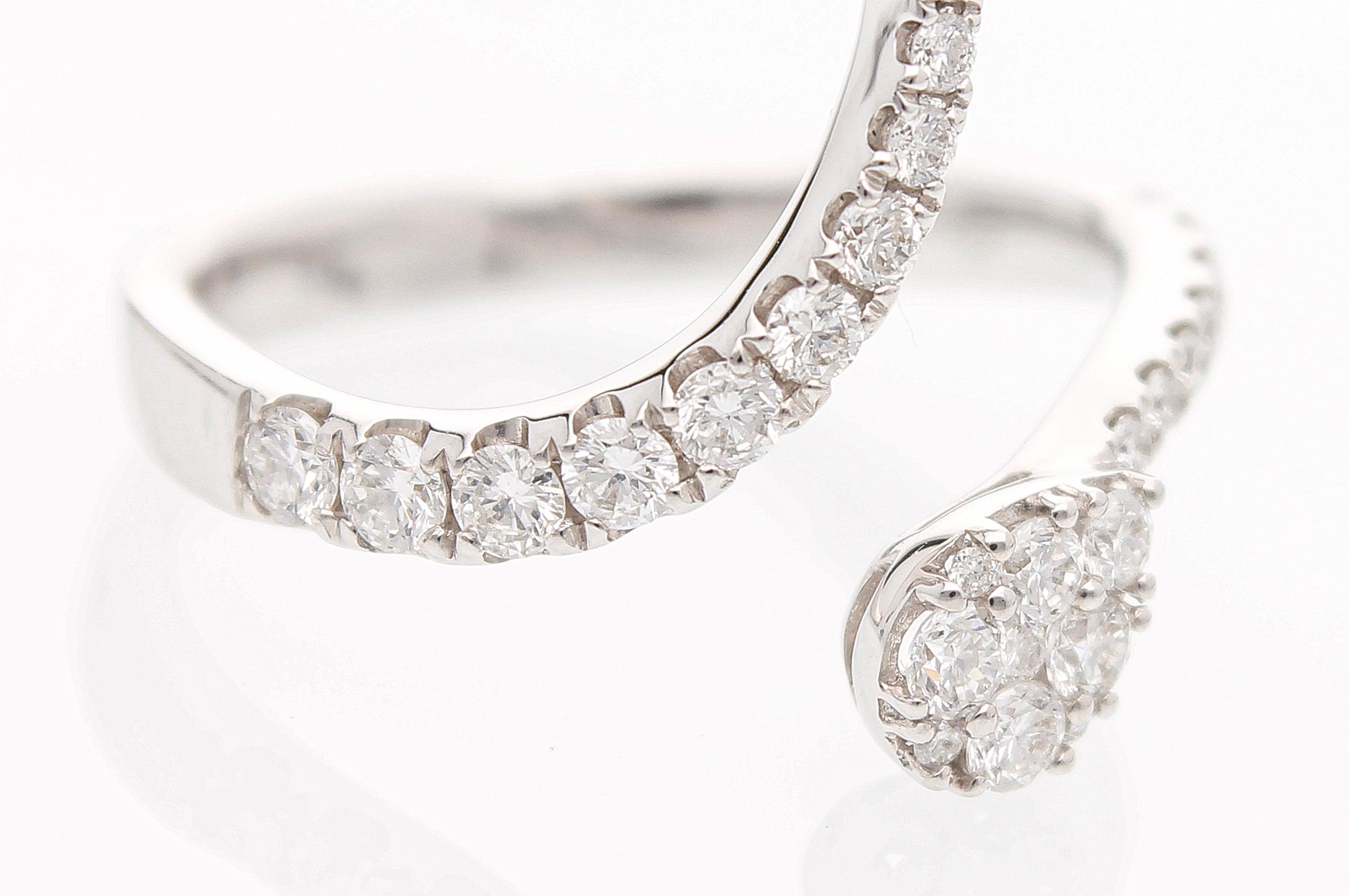 Bague Contrariè avec diamants taille brillant 1.10 Ct. Or blanc 18 carats en vente 6