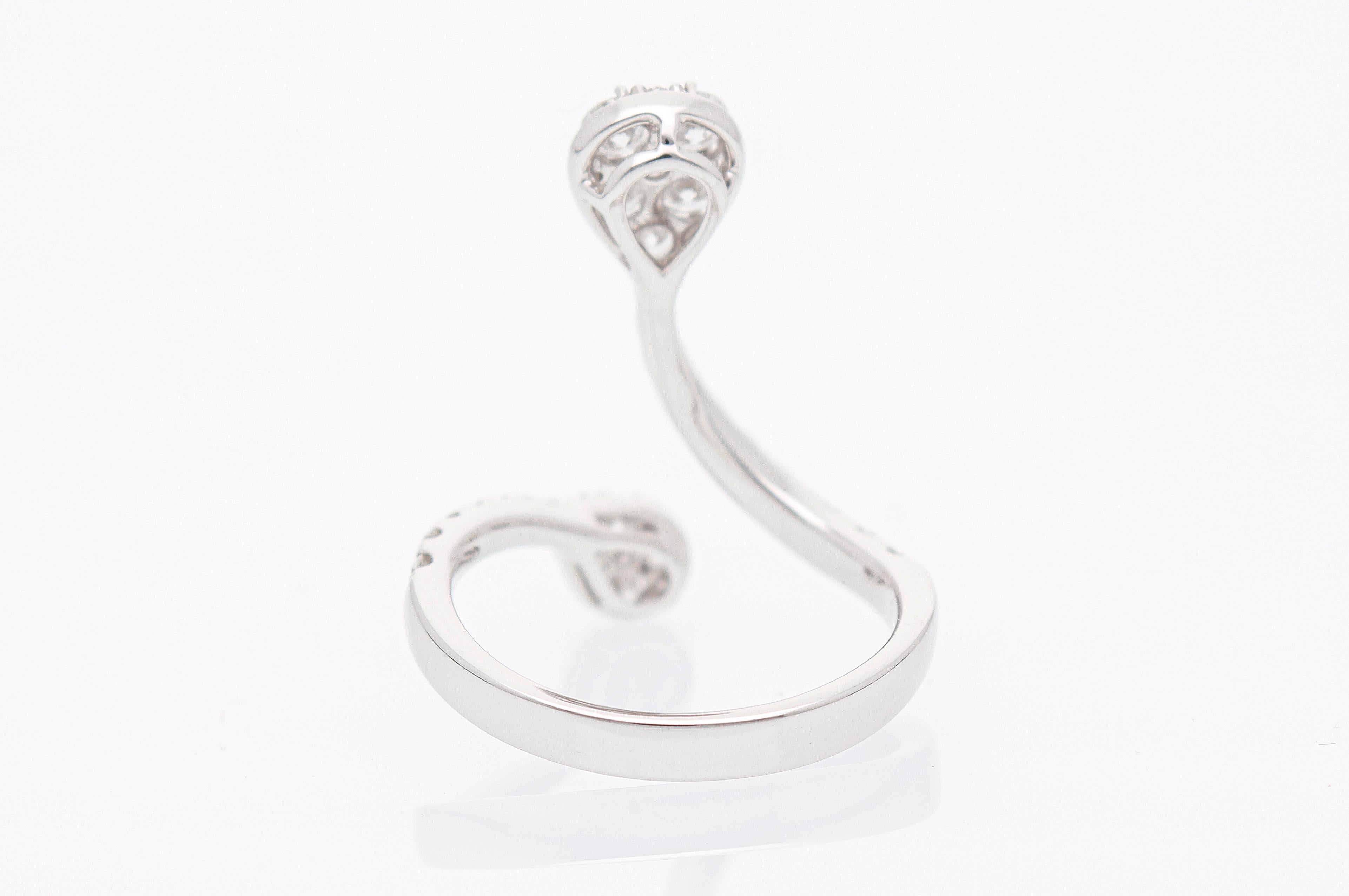 Contrariè Ring with Brilliant Cut Diamonds 1.10 Ct. 18 Kt White Gold For Sale 1