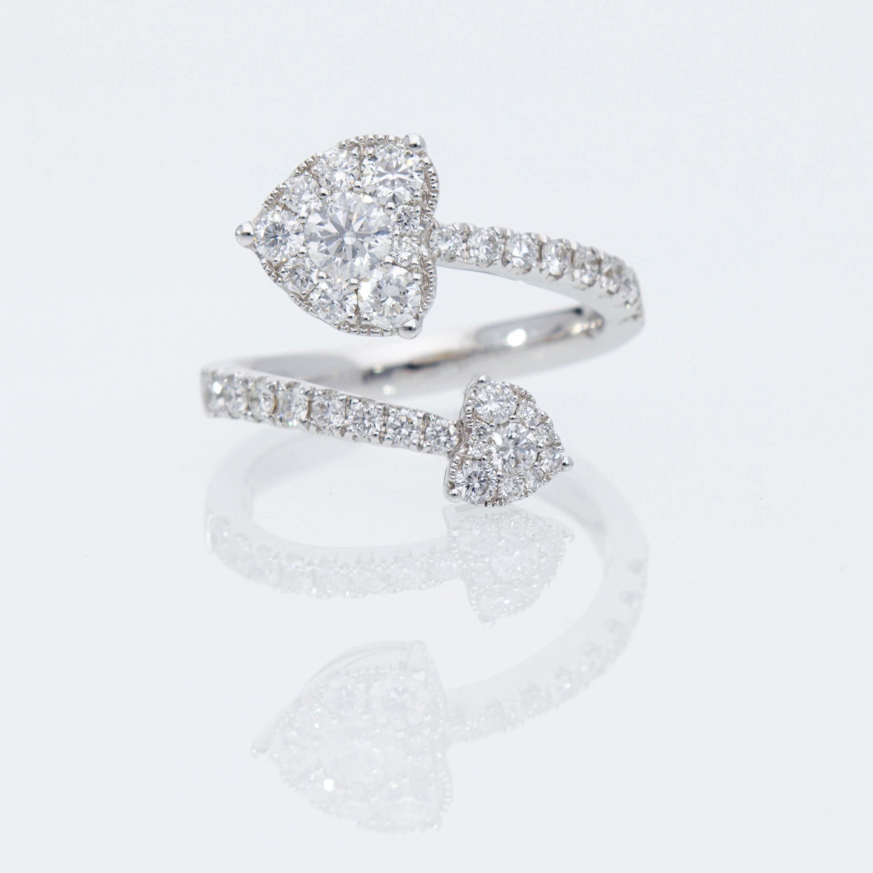 Brilliant Cut Contrarié Ring with Hearts with Ct 1.08 of Diamonds, 18 Kt White Gold For Sale