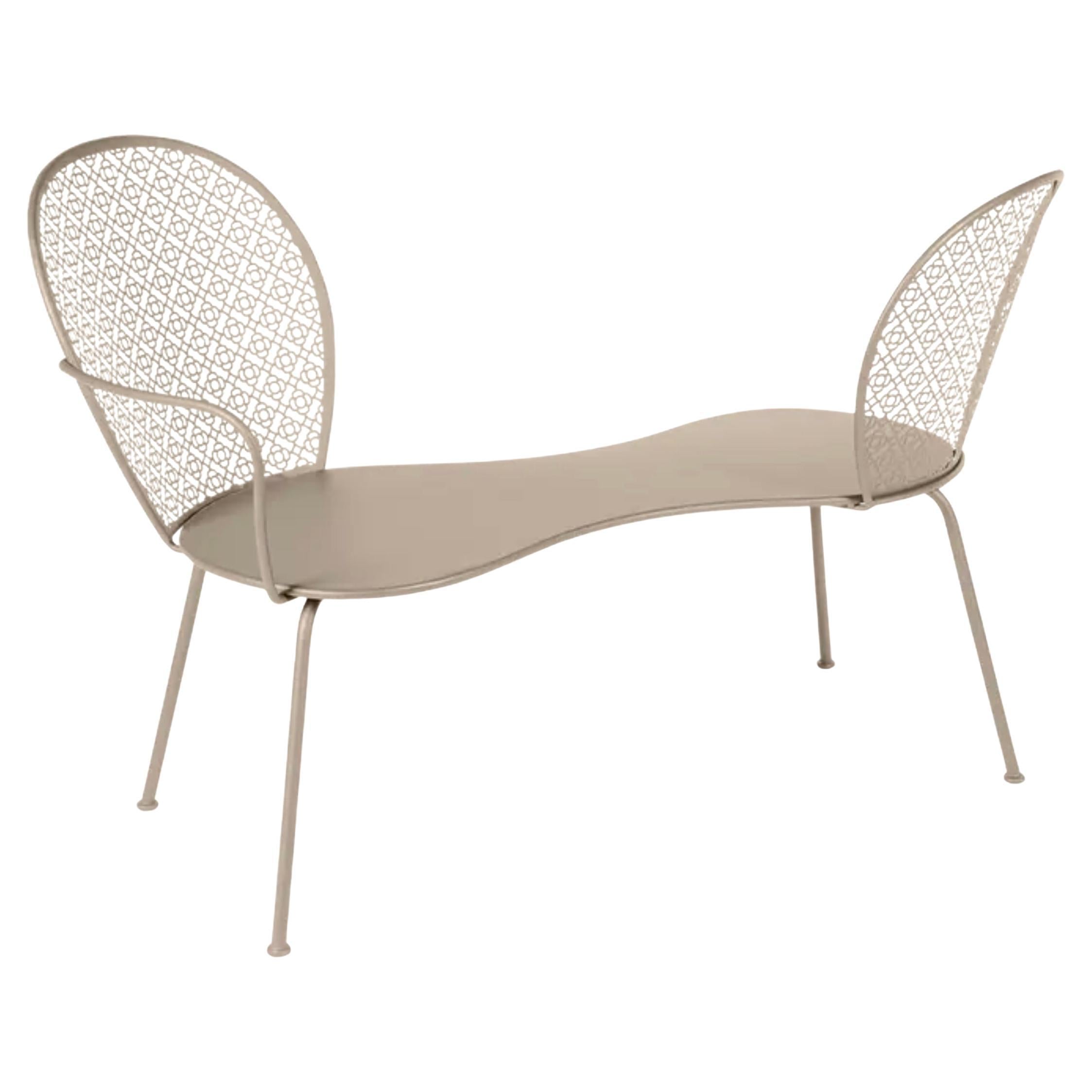 Conversation Bench Fermob Lorette design Frédéric Sofia - Nutmeg For Sale