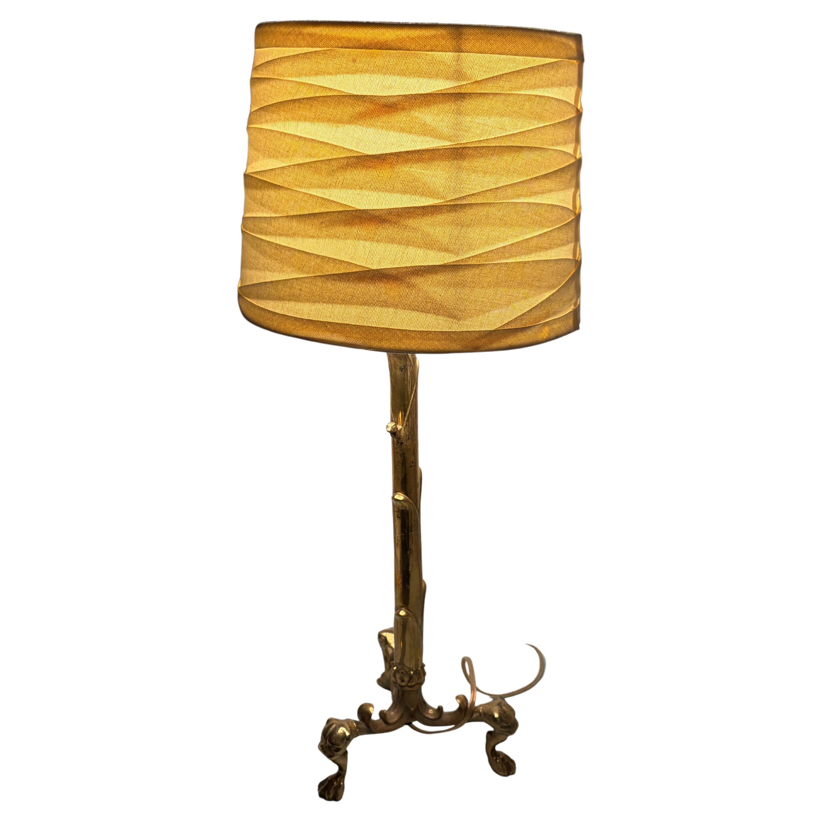 Chandelier converti en laiton et en fer sur base tripode