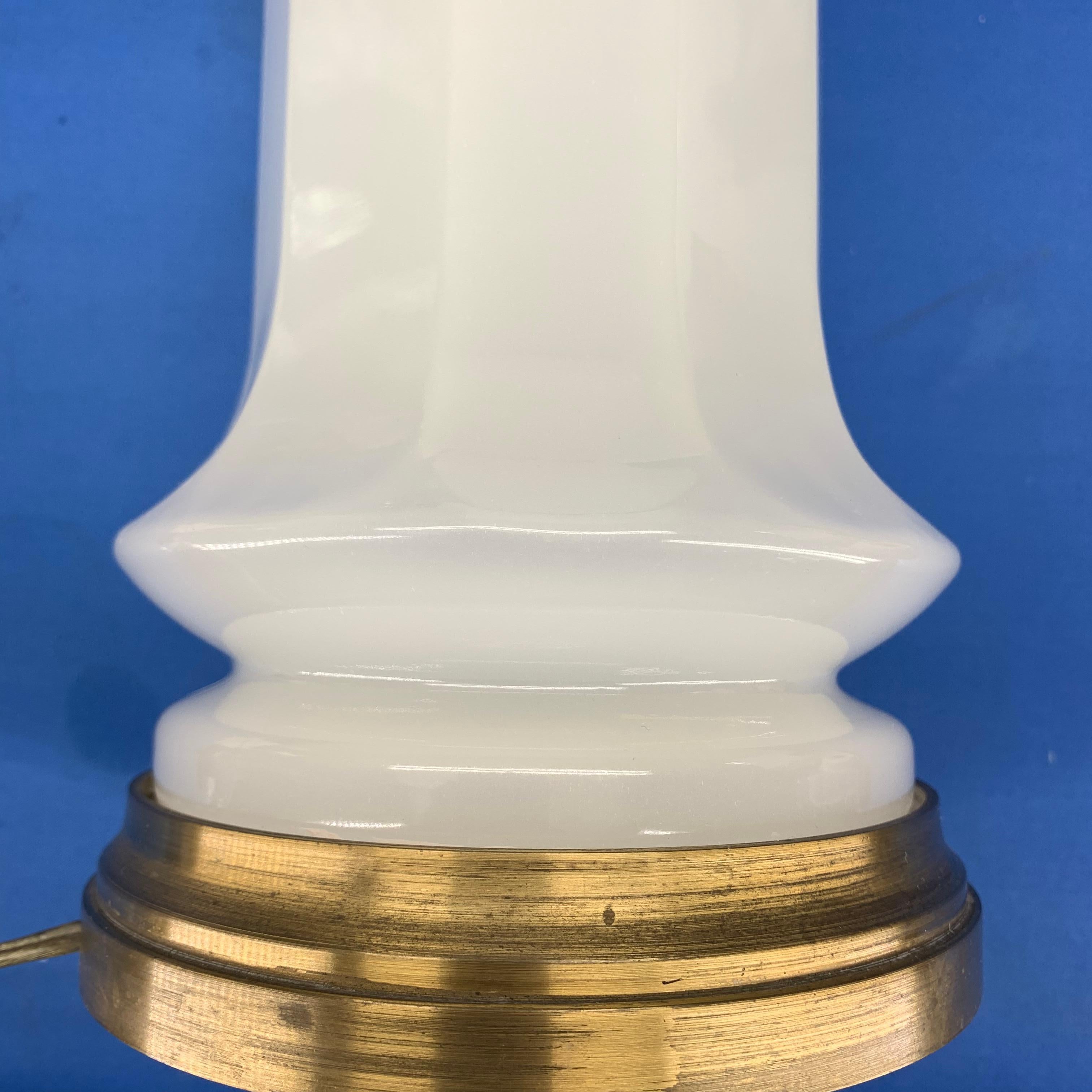 Converted French Oil Opaline and Brass Table Lamp In Good Condition For Sale In Haddonfield, NJ