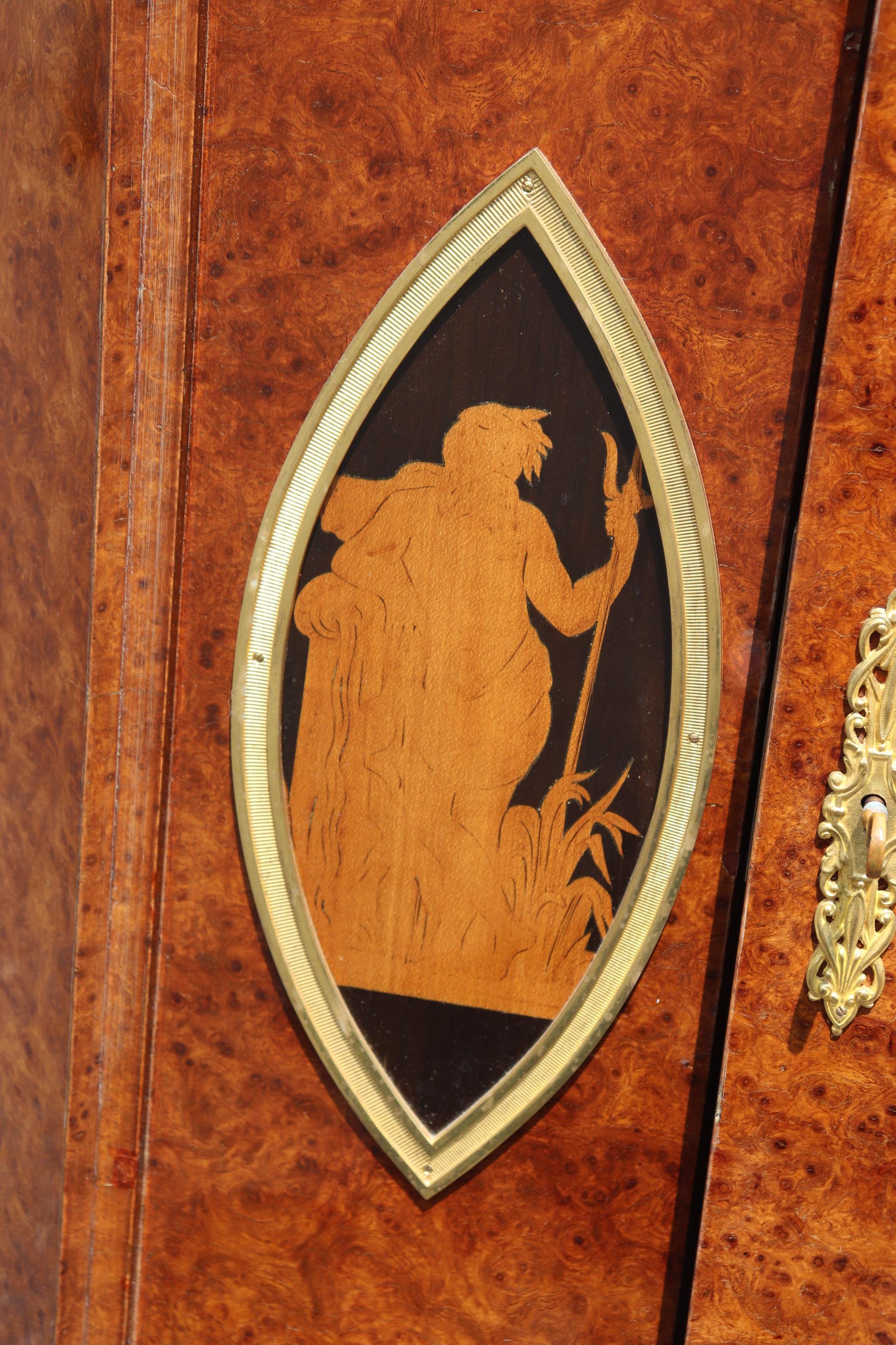 Konverted Maison Krieger zugeschriebener vergoldeter Dor'e-Bronze-Waschtisch mit Marmorplatte im Angebot 4