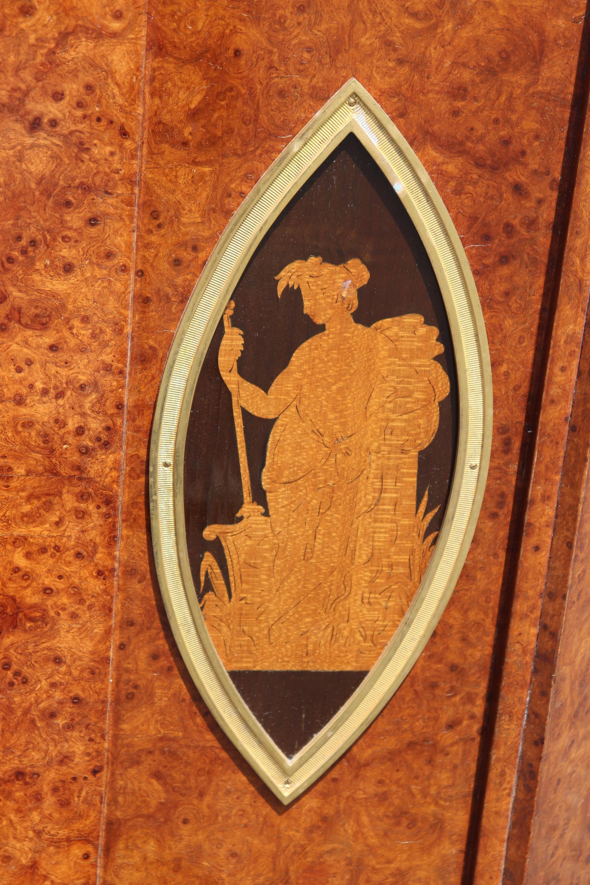 Konverted Maison Krieger zugeschriebener vergoldeter Dor'e-Bronze-Waschtisch mit Marmorplatte im Angebot 5
