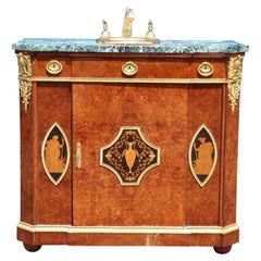 Vanity convertito della Maison Krieger con piano in marmo e lavabo in bronzo dorato