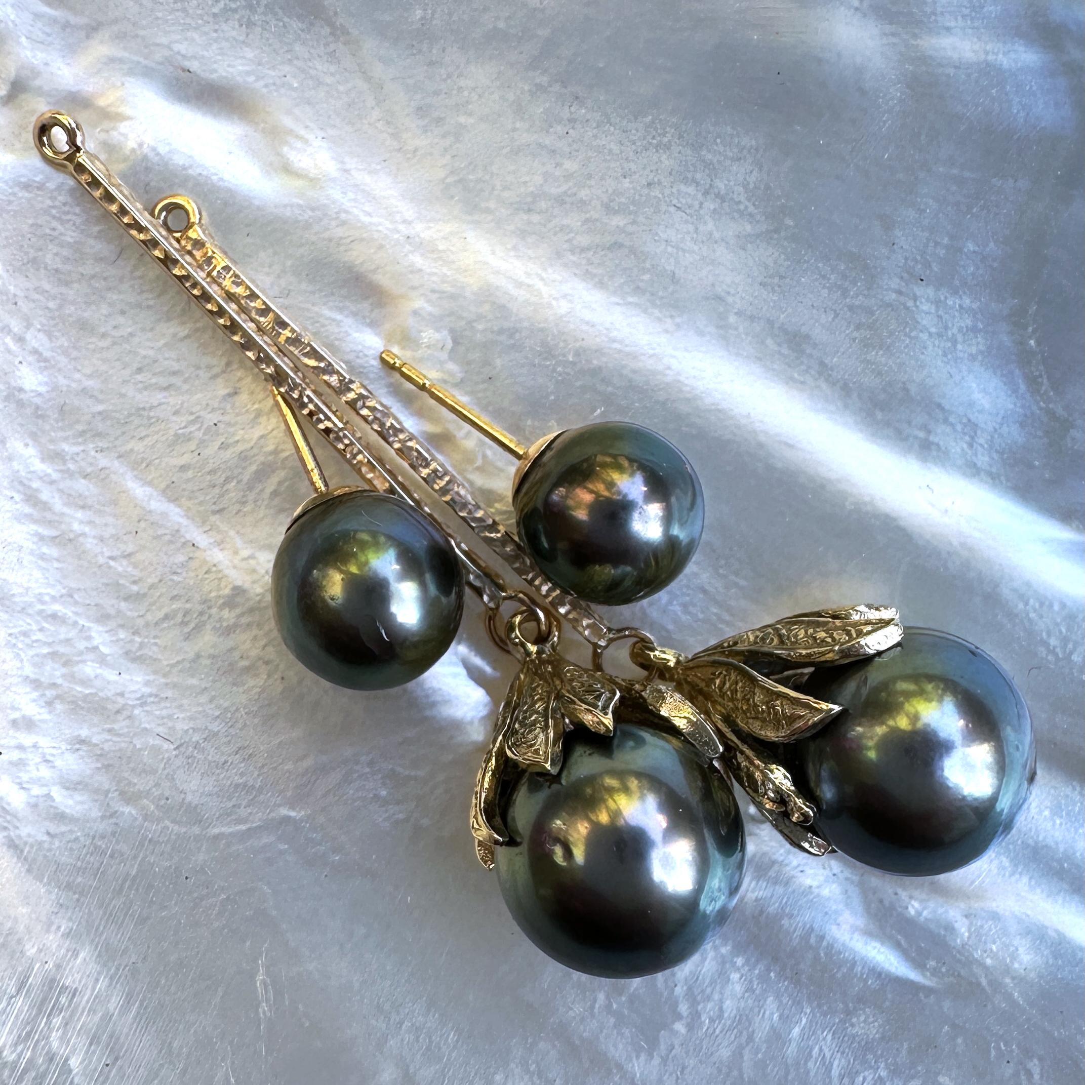 Boucles d'oreilles convertibles en or jaune avec perles de Tahiti de 11mm et 8.5mm en vente 1