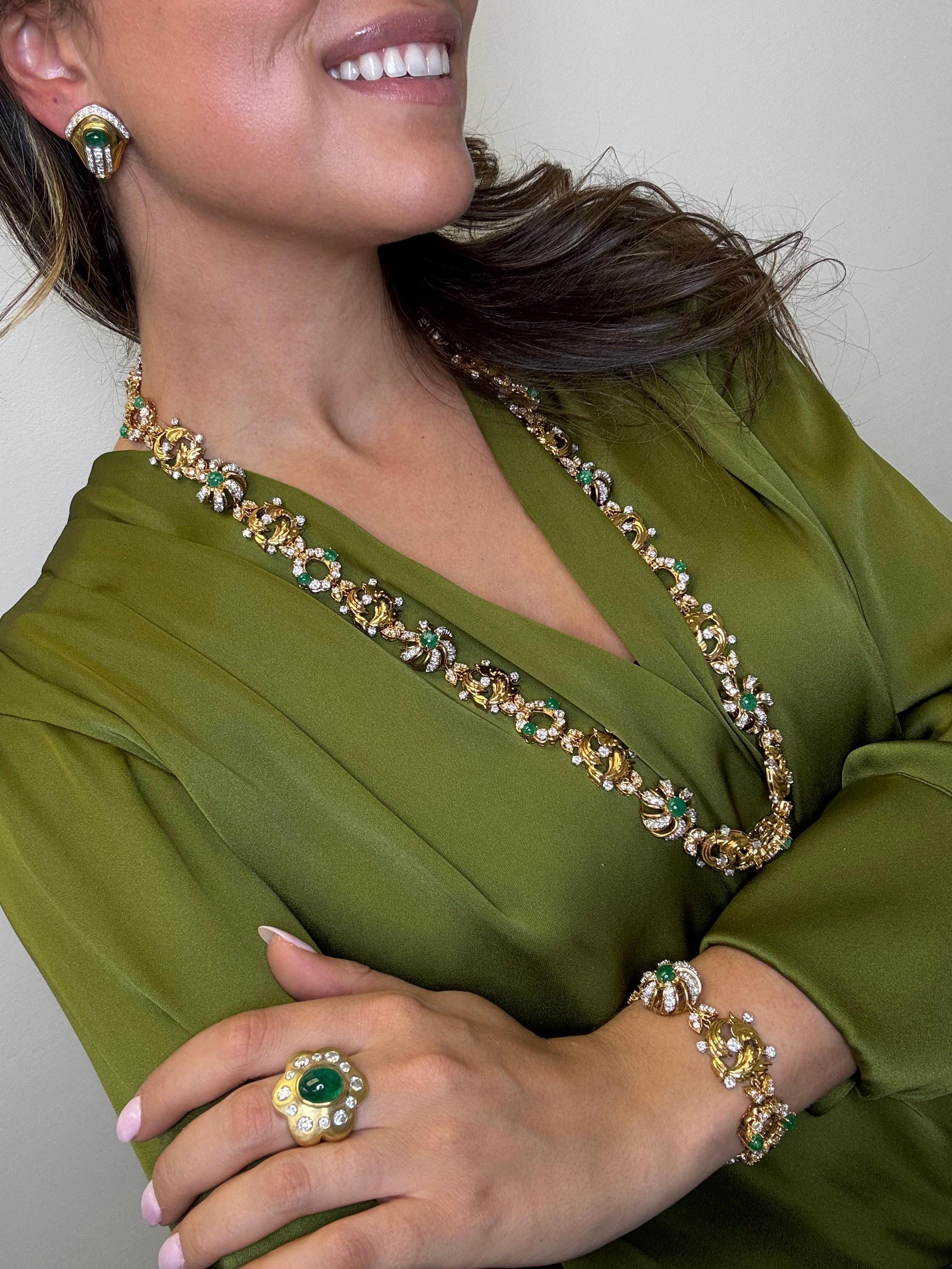Collier et bracelet en or jaune 18K avec émeraudes et diamants en vente 8