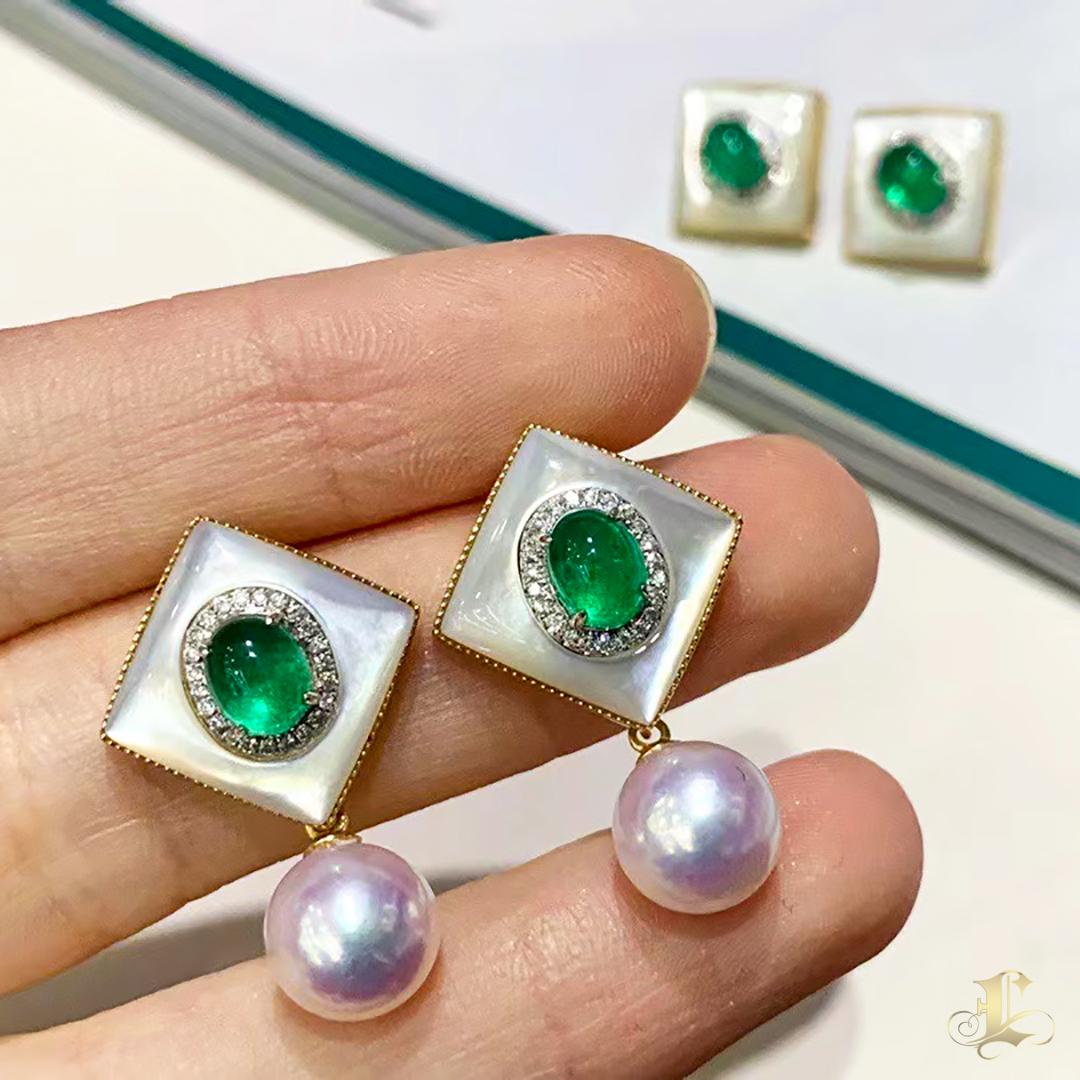 【Jādora】Convertible 2-in-1 Empress Aurora Akoya Pearl Emerald Earring In New Condition For Sale In New York, NY