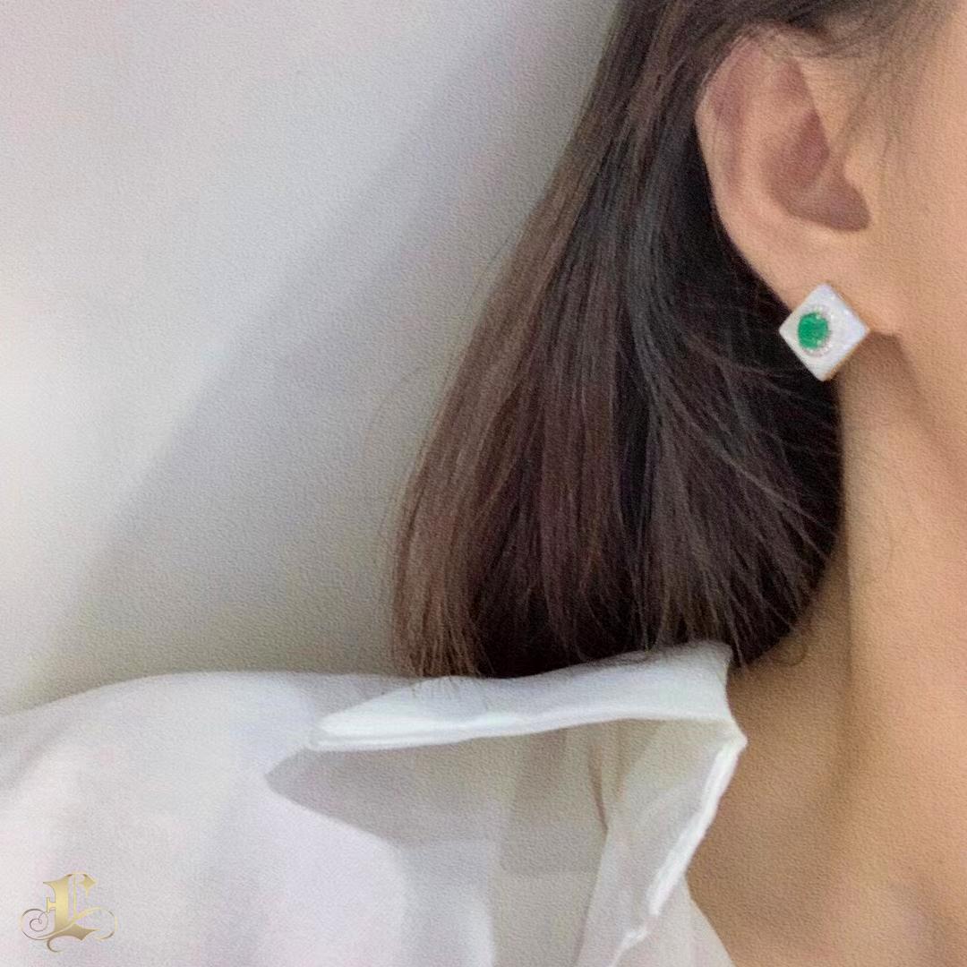 【Jādora】Convertible 2-in-1 Empress Aurora Akoya Pearl Emerald Earring For Sale 3