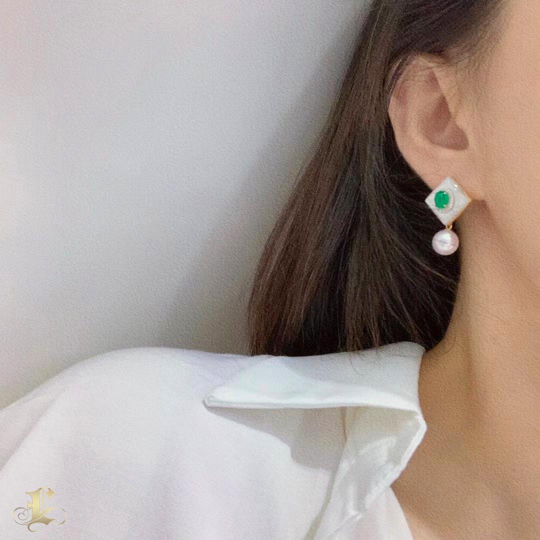 【Jādora】Convertible 2-in-1 Empress Aurora Akoya Pearl Emerald Earring For Sale 4