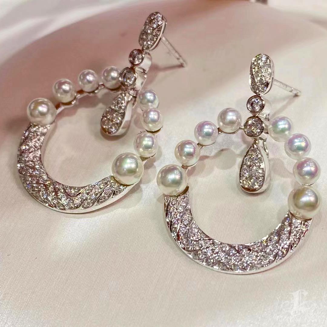 Orecchini di diamanti in oro 18 carati con perle Aurora Baby Akoya 2-in-1 In condizioni Nuovo in vendita a New York, NY