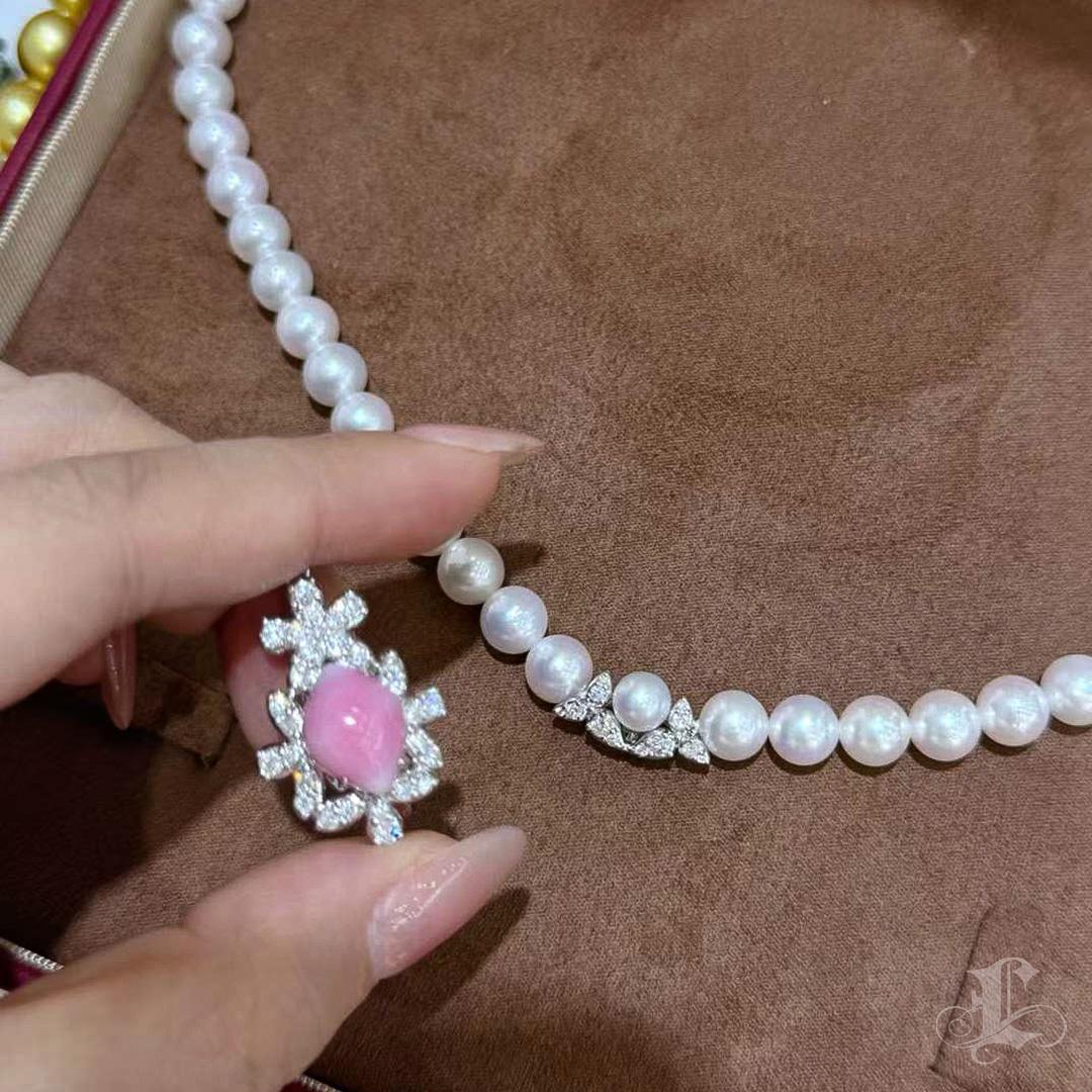 【Conchéa】Empress Blossom Convertible Pendant — 7.55ct Conch & Akoya Pearl For Sale 7