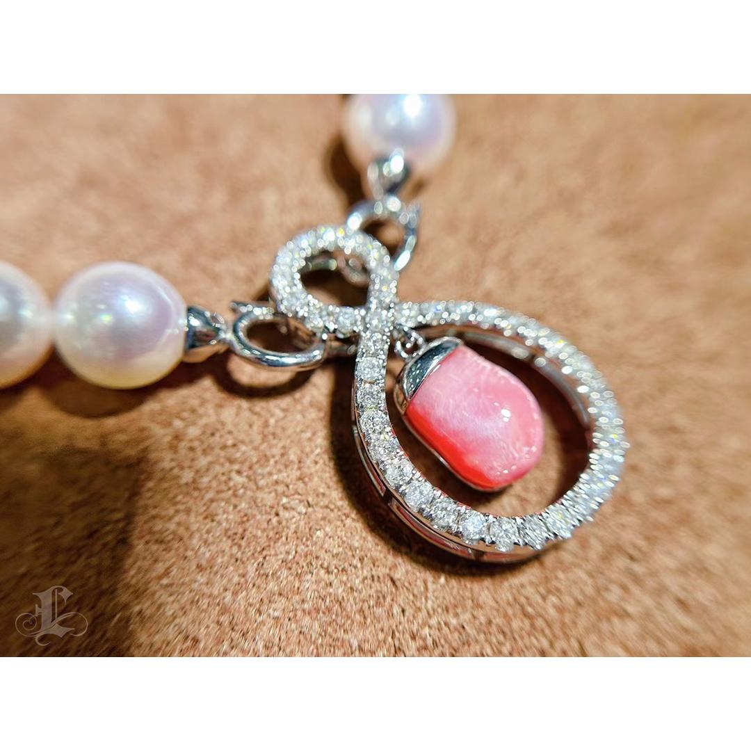 【Conchéa】Elysian Loop Convertible Conch Anhänger & Akoya Halskette - 3.3ct Damen im Angebot