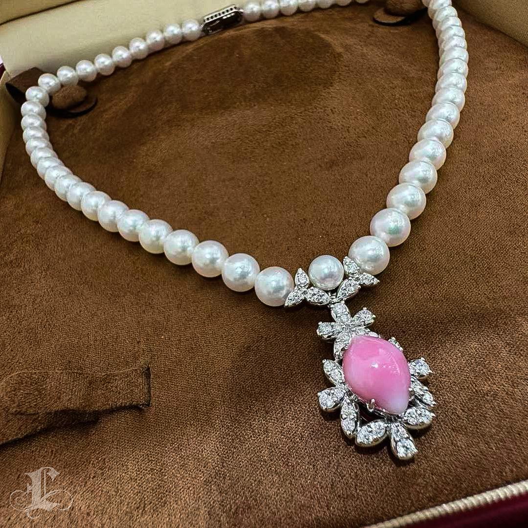 【Conchéa】Empress Blossom Convertible Pendant — 7.55ct Conch & Akoya Pearl For Sale 3