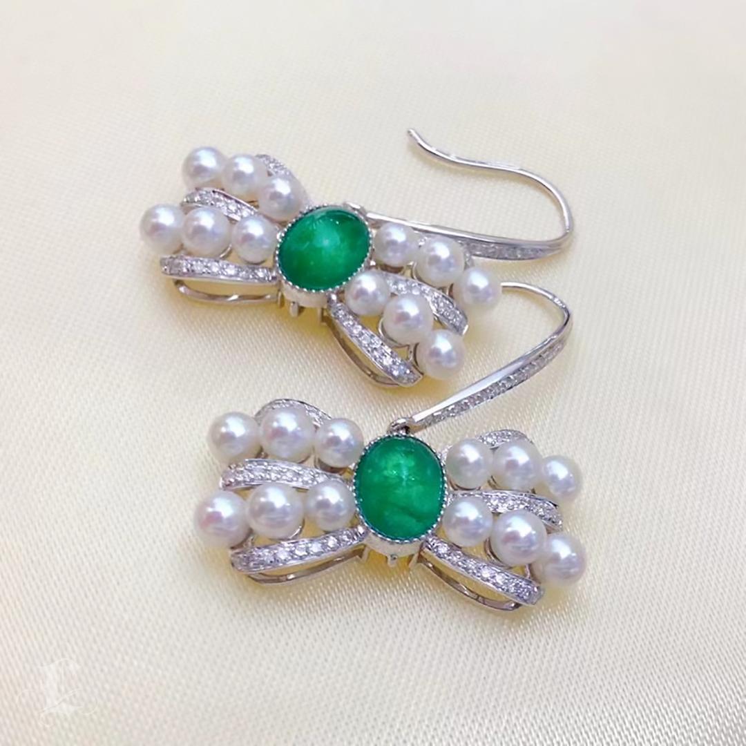 【Vine Symphony】Pendientes convertibles de Mar del Sur y Perla Akoya con cinta esmeralda en Nuevo estado para la venta en New York, NY