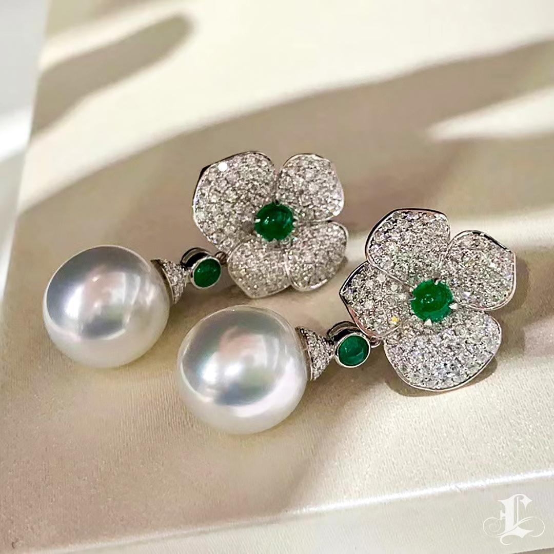 De las mujeres 【Vine Symphony】Pendientes convertibles de perlas del mar del sur en flor de esmeralda en venta