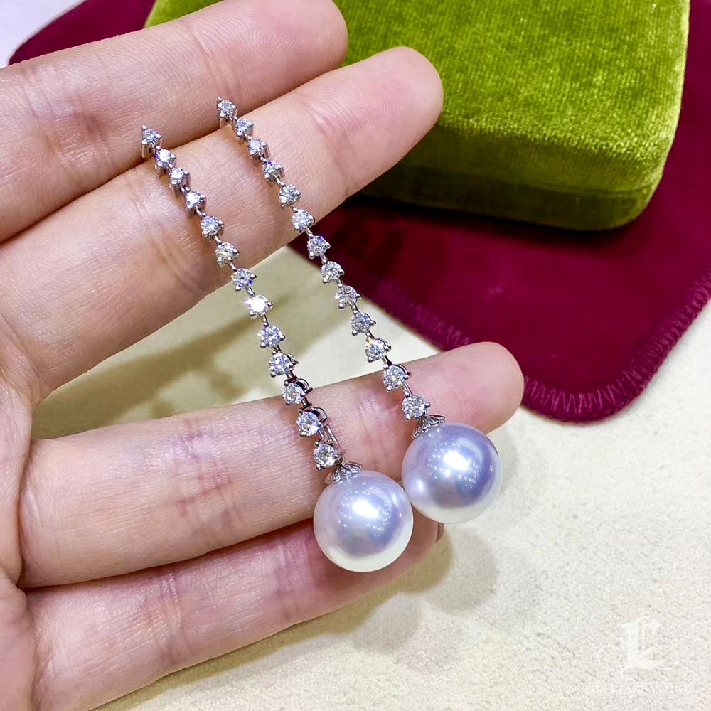 【Lustre Arc】Convertible 2-in-1 Stellar Line South Sea Pearl Diamond Earrings For Sale 6