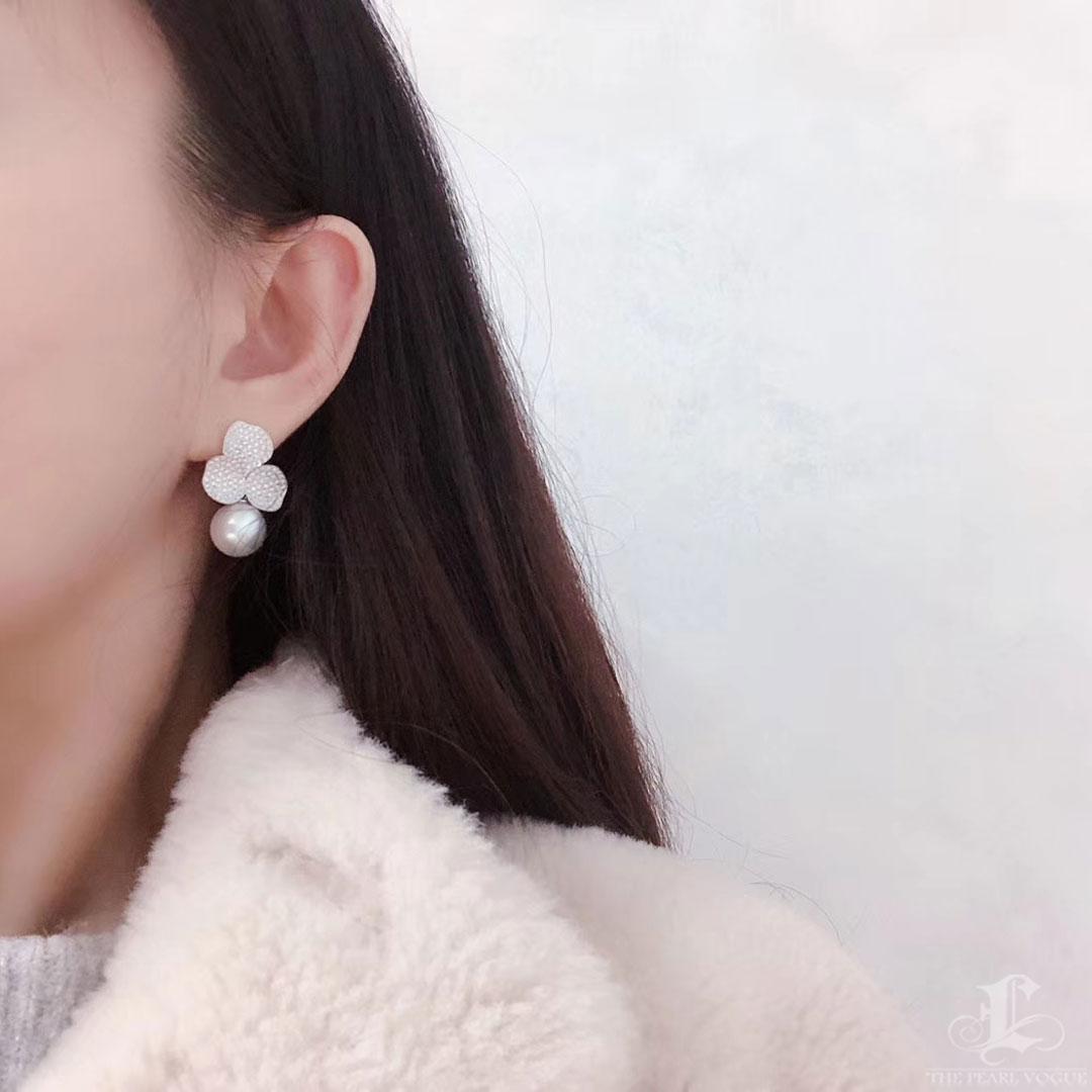 【Vine Symphony】Convertible Aurora Bloom Pendientes de Diamantes Perla del Mar del Sur en venta 5