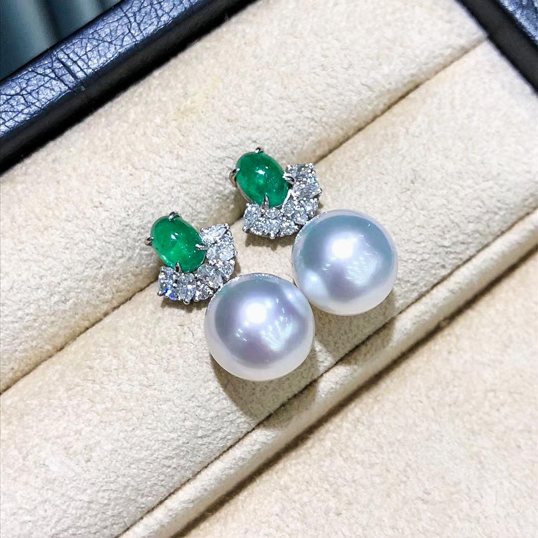 Women's 【Jādora】Convertible 2-in-1 Crown-Emerald Aurora South Sea Pearl Diamond Earrings For Sale