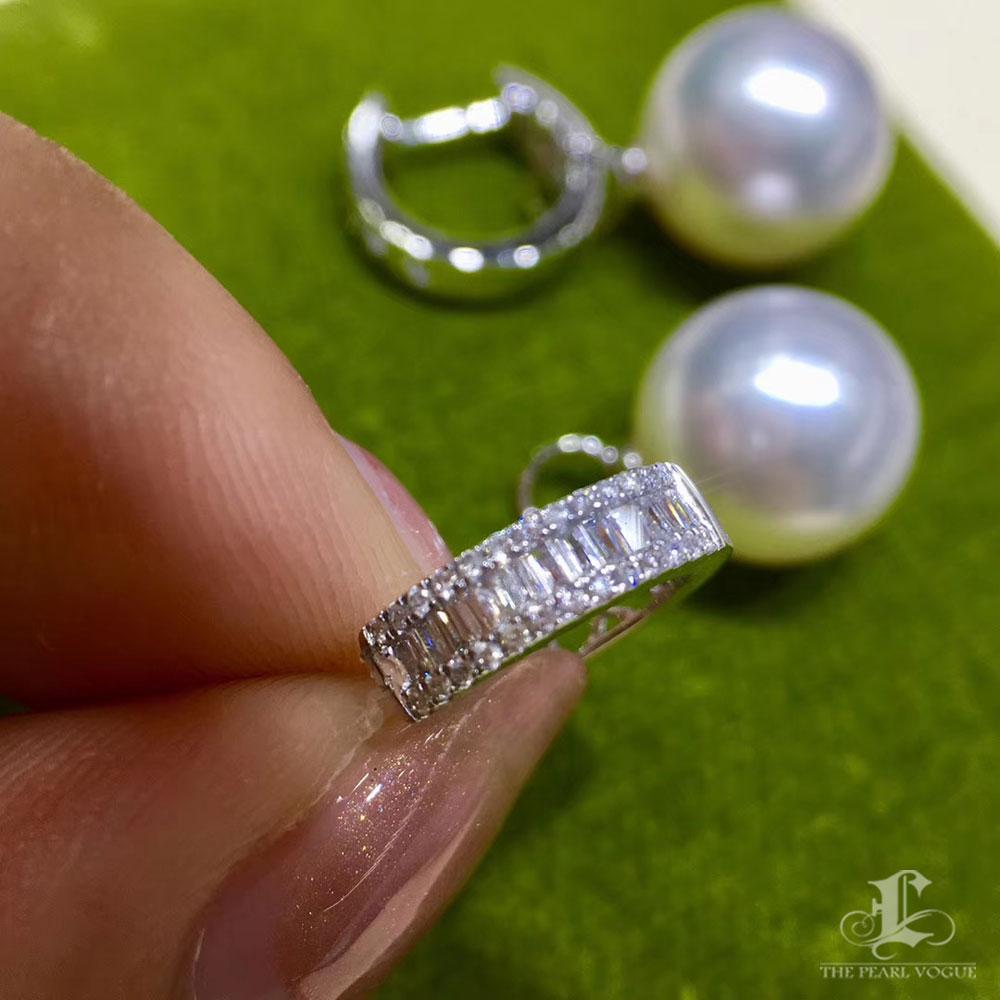 【Crown Radianc】Convertible Baguette-Hoop Aurora South Sea Pearl Diamond Earrings In New Condition For Sale In New York, NY