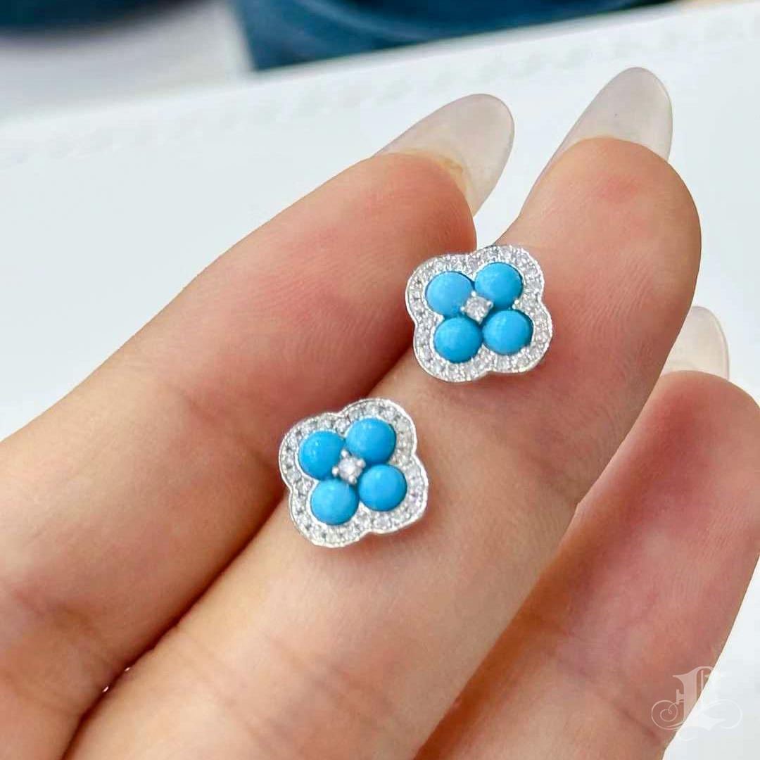 Caelmare】 Orecchini di perle e turchesi convertibili con il trifoglio Bloom In condizioni Nuovo in vendita a New York, NY