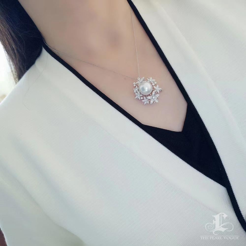 【Vine Symphony】Petals Convertible South Sea Pearl & Diamond Pendant Brooch For Sale 7