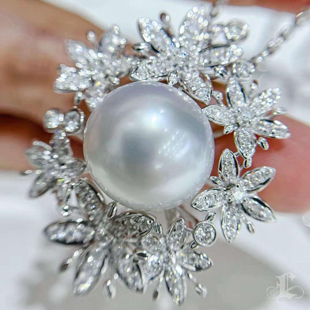 Women's 【Vine Symphony】Petals Convertible South Sea Pearl & Diamond Pendant Brooch For Sale