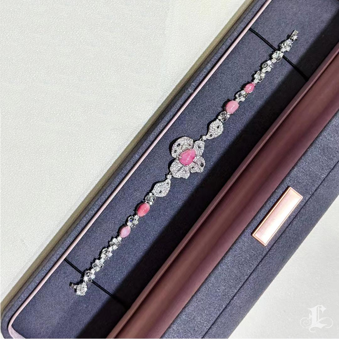Uncut 【Conchéa】Regal Flame Conch Pearl & Diamond Bracelet — 8.28ct For Sale