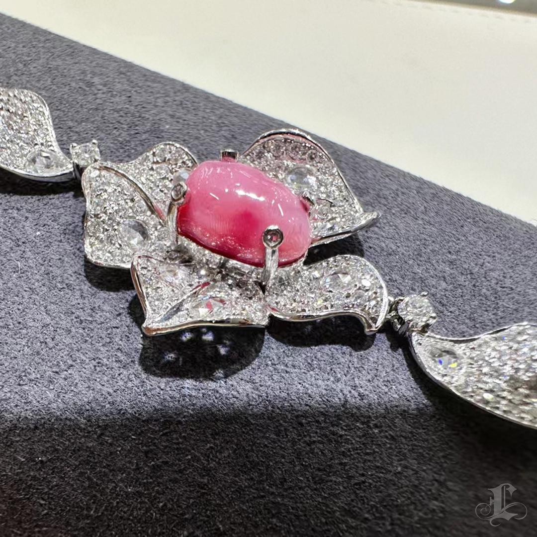 Women's 【Conchéa】Regal Flame Conch Pearl & Diamond Bracelet — 8.28ct For Sale