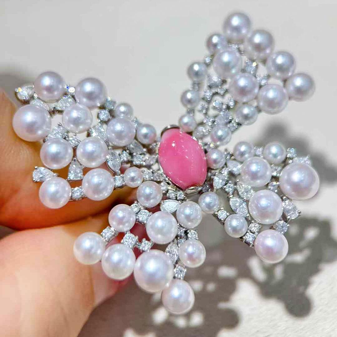 Donna Conchéa】 Gioiello di perle di conchiglia a 3 vie Aurora Stellar Bloom Convertibile - 2,4ct in vendita