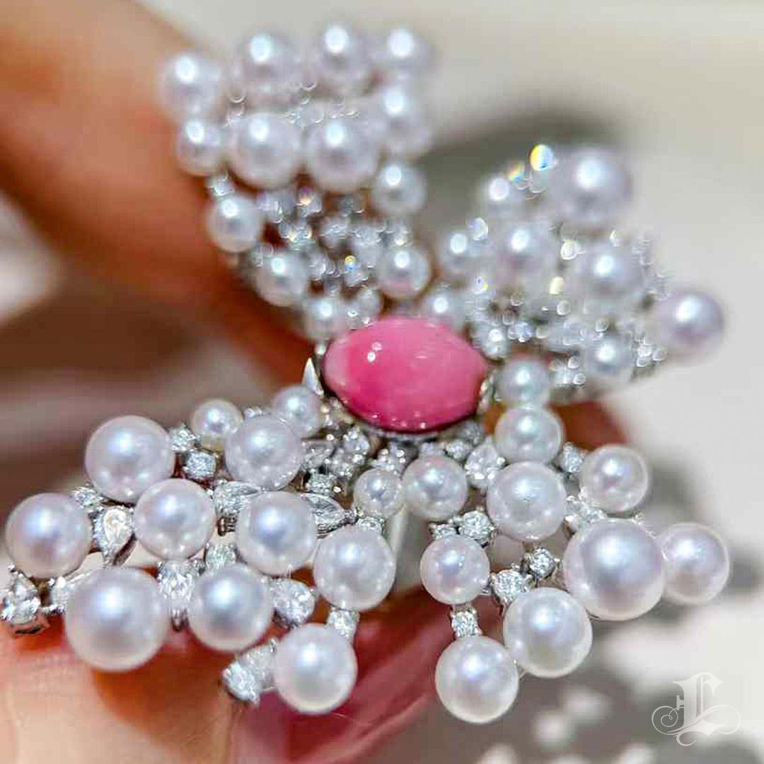 Conchéa】 Gioiello di perle di conchiglia a 3 vie Aurora Stellar Bloom Convertibile - 2,4ct In condizioni Nuovo in vendita a New York, NY