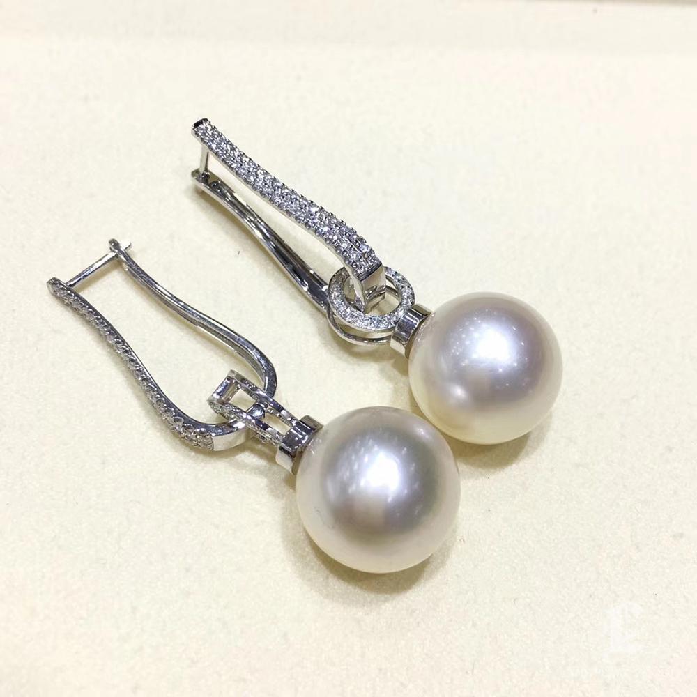 【Lustre Arc】Convertible 3-in-1 Versa Pearl Aurora South Sea Diamond Earrings For Sale 1