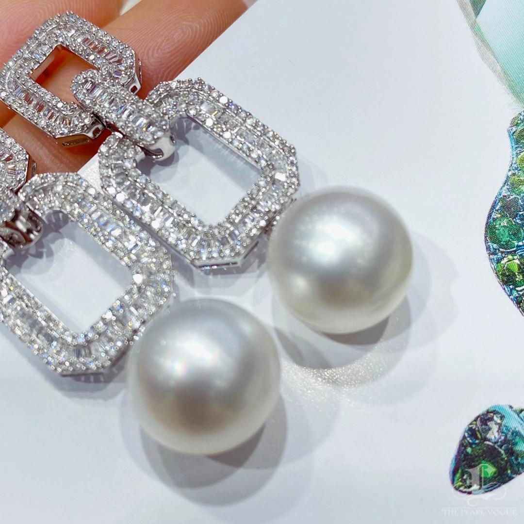 【Pendientes de Geometría Esculpida】Convertible Geolink Aurora Perla del Mar del Sur y Diamante en venta 1