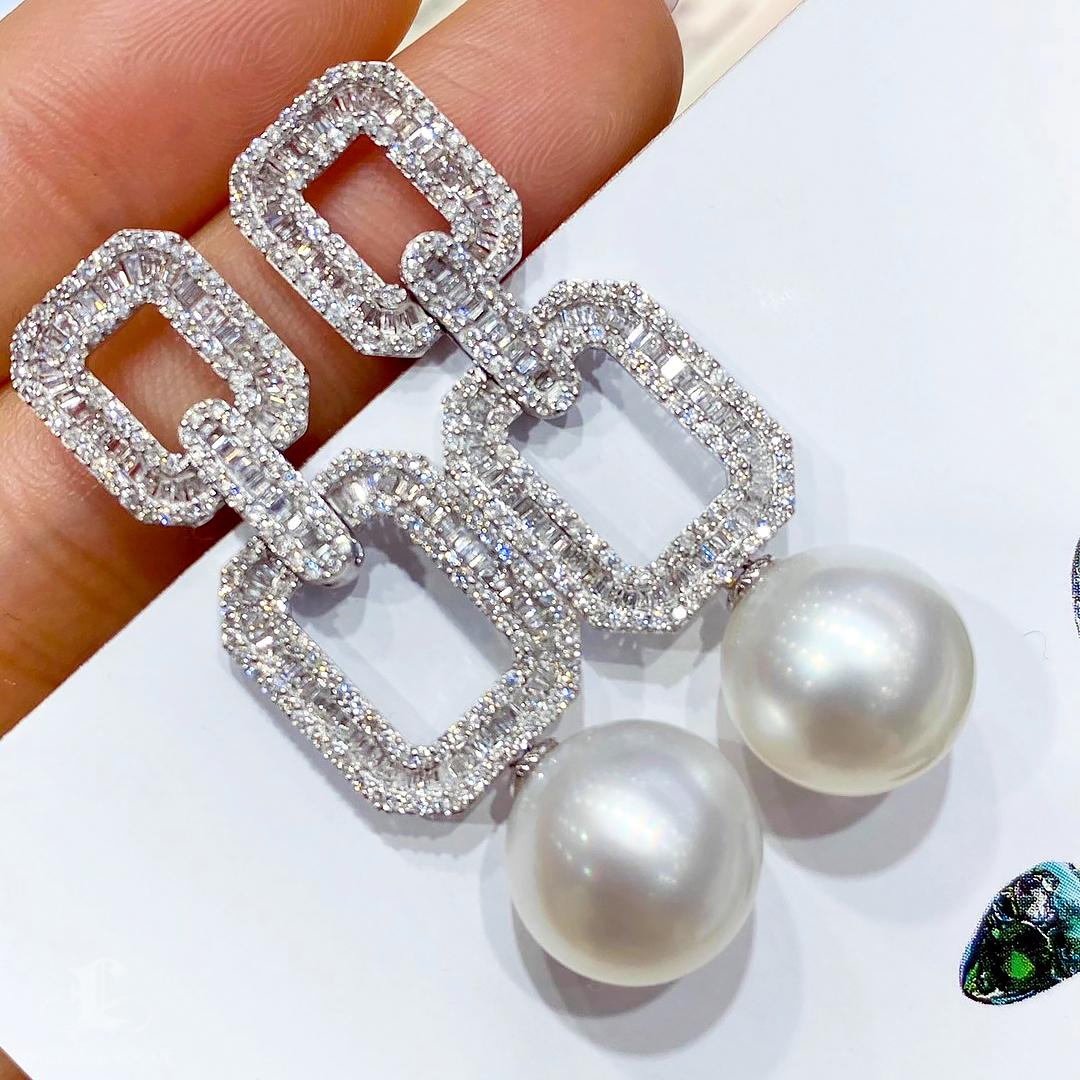 【Pendientes de Geometría Esculpida】Convertible Geolink Aurora Perla del Mar del Sur y Diamante en venta 3