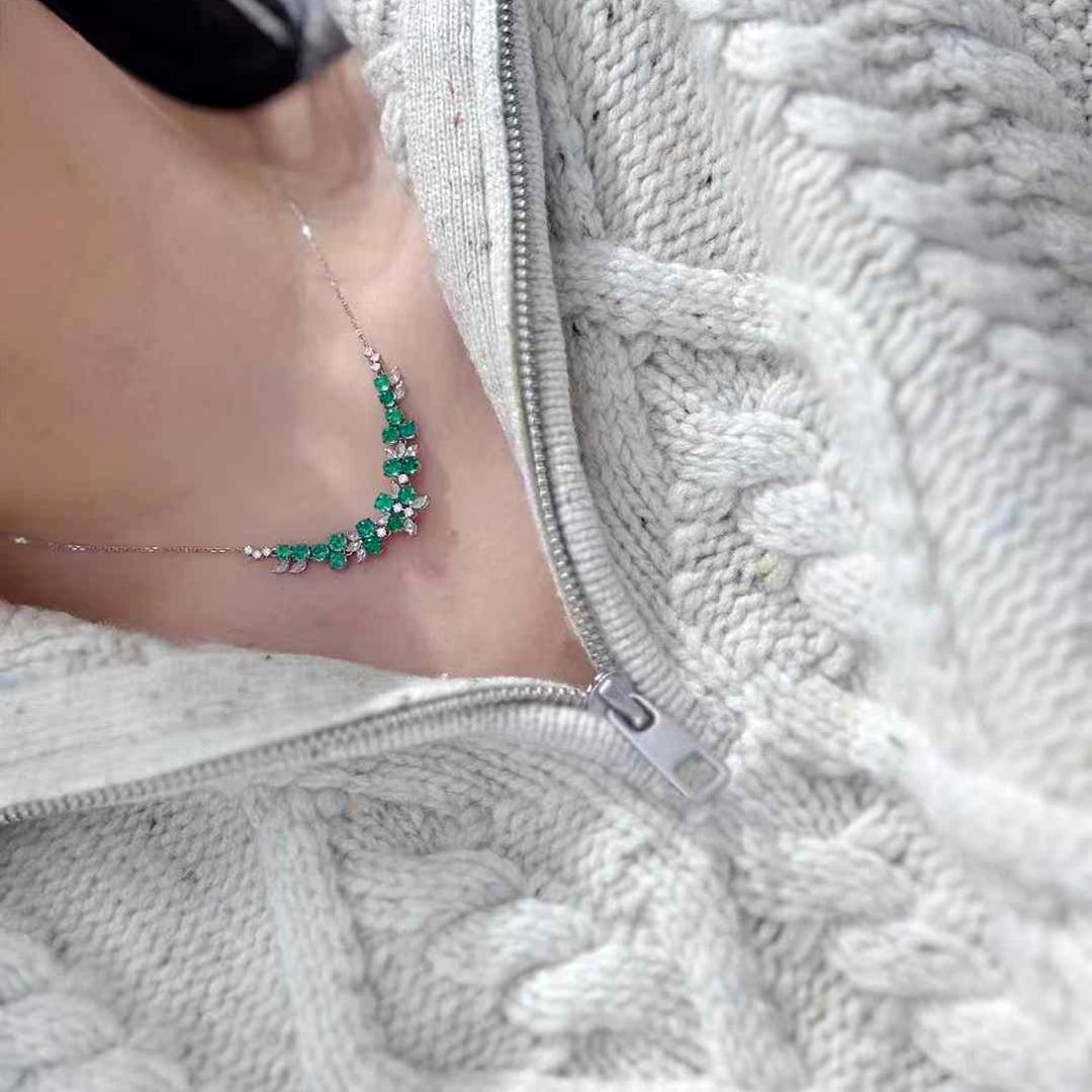 【Corona Radiante】Collar Colgante Convertible Esmeralda Enredadera Perla del Mar del Sur en venta 6