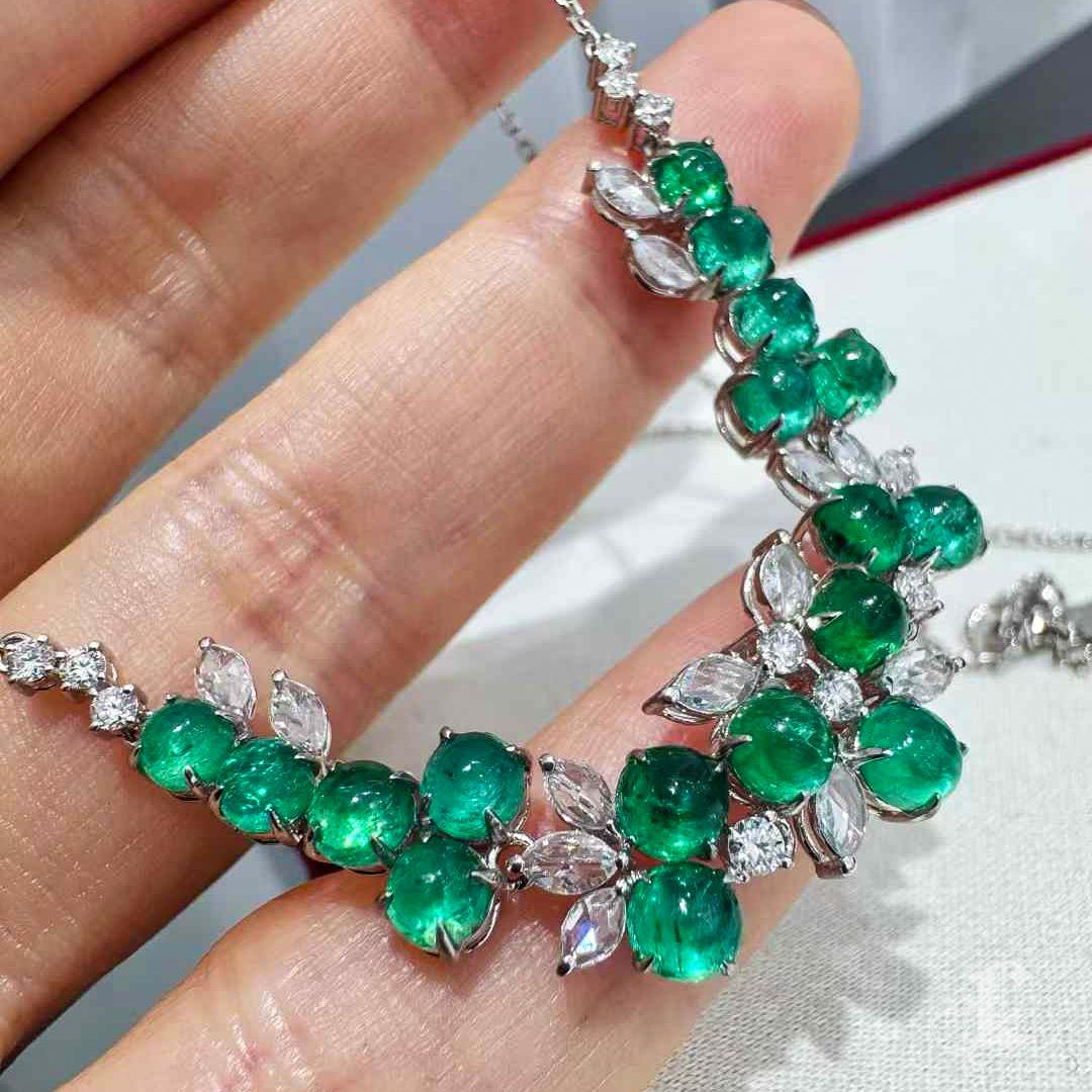 【Corona Radiante】Collar Colgante Convertible Esmeralda Enredadera Perla del Mar del Sur en venta 2