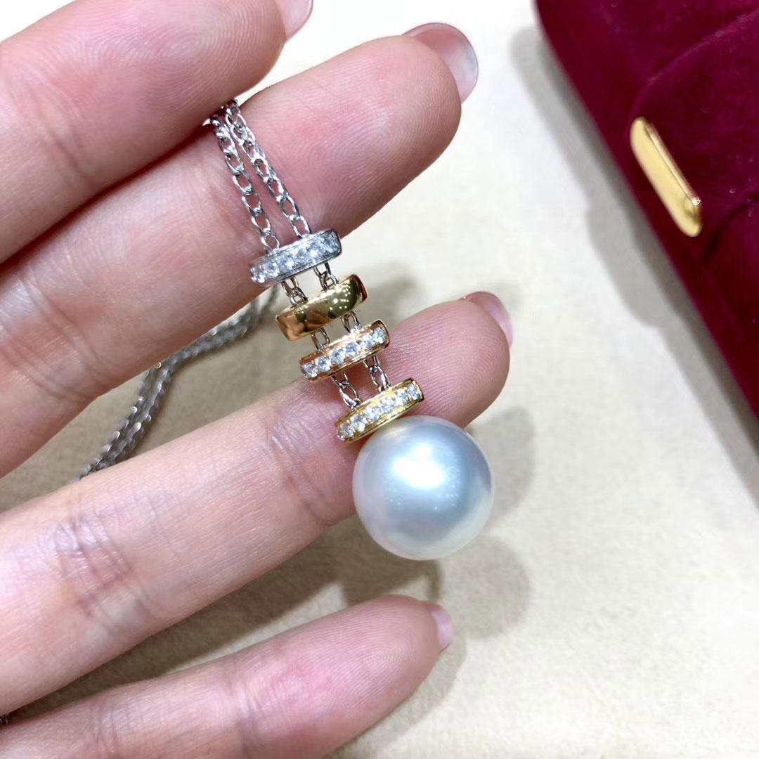 【Lustre Arc】Convertible Tricolor Y-Drop South Sea Pearl Diamond Necklace In New Condition For Sale In New York, NY