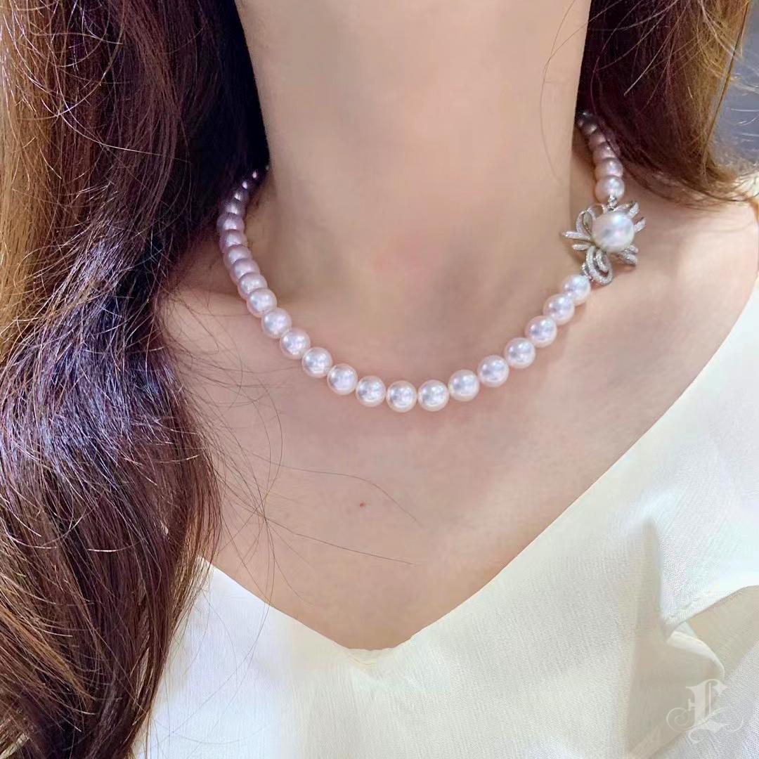 【 Lustre Arc】Convertible Bow Grace Aurora Akoya Pearl Pendant Necklace For Sale 5