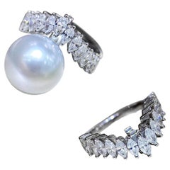Anello con perle dei mari del Sud e diamanti marquise
