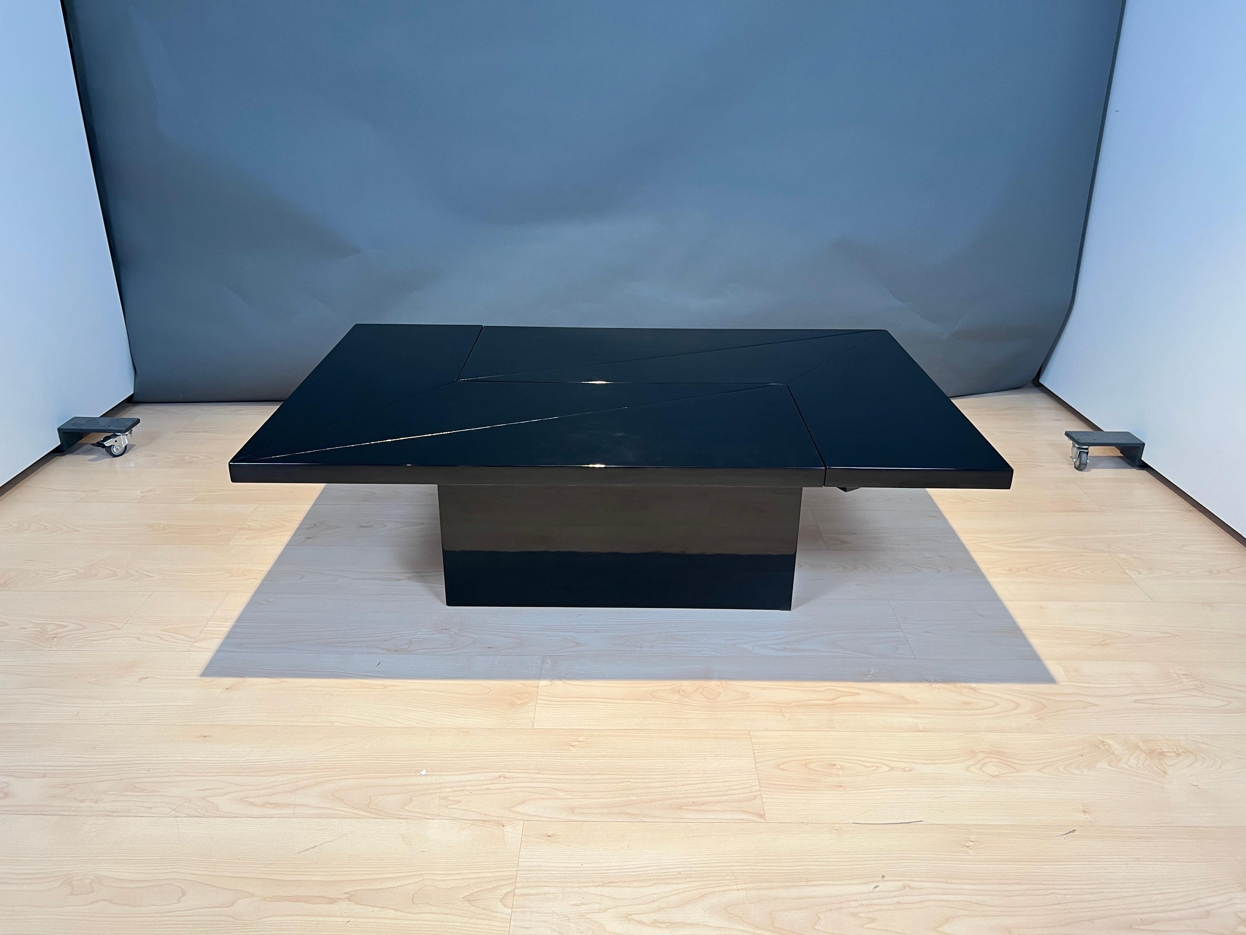 Convertible Coffee Table by Roche Bobois, Black Lacquer, France, 1970s For Sale 5