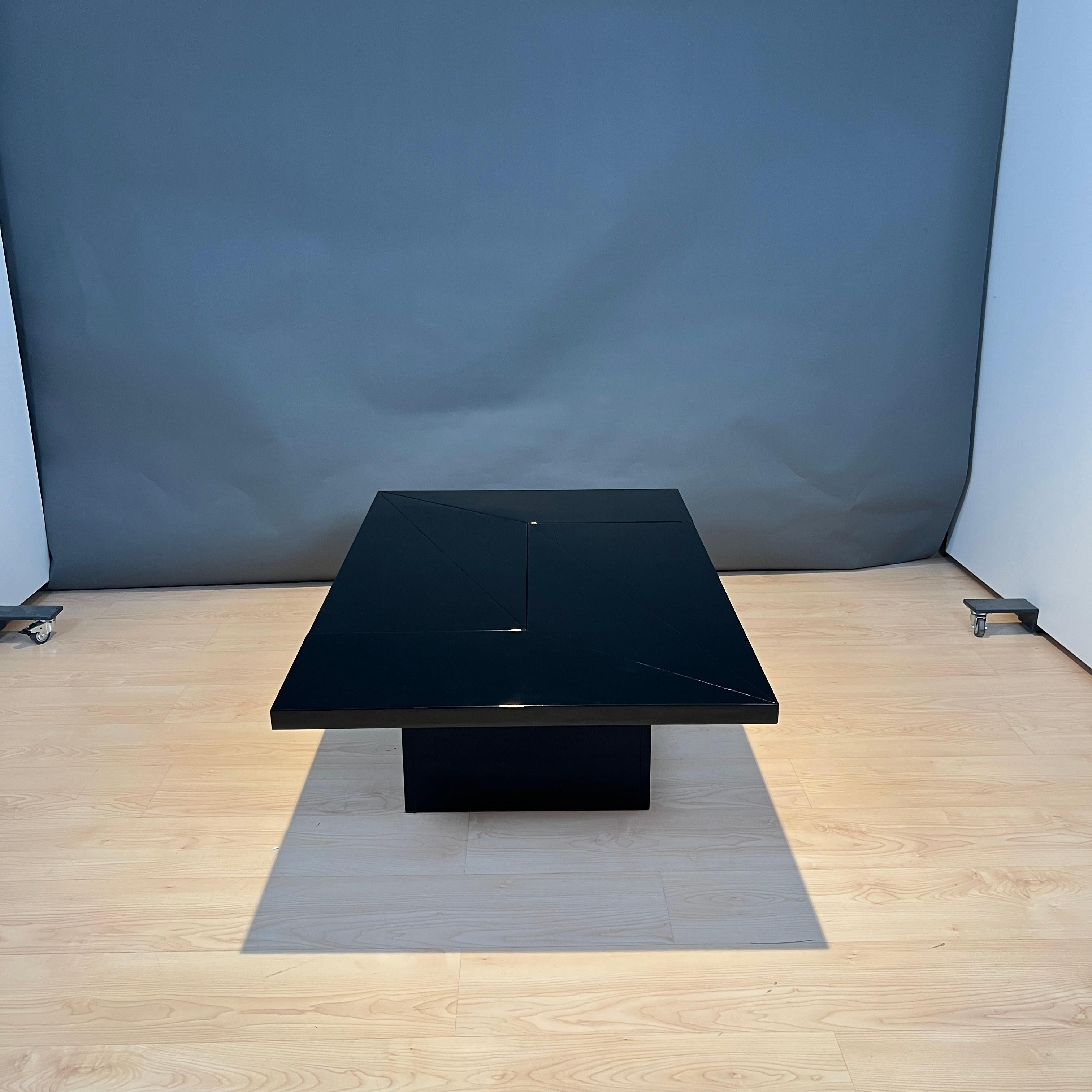 Polished Convertible Coffee Table by Roche Bobois, Black Lacquer, France, 1970s For Sale