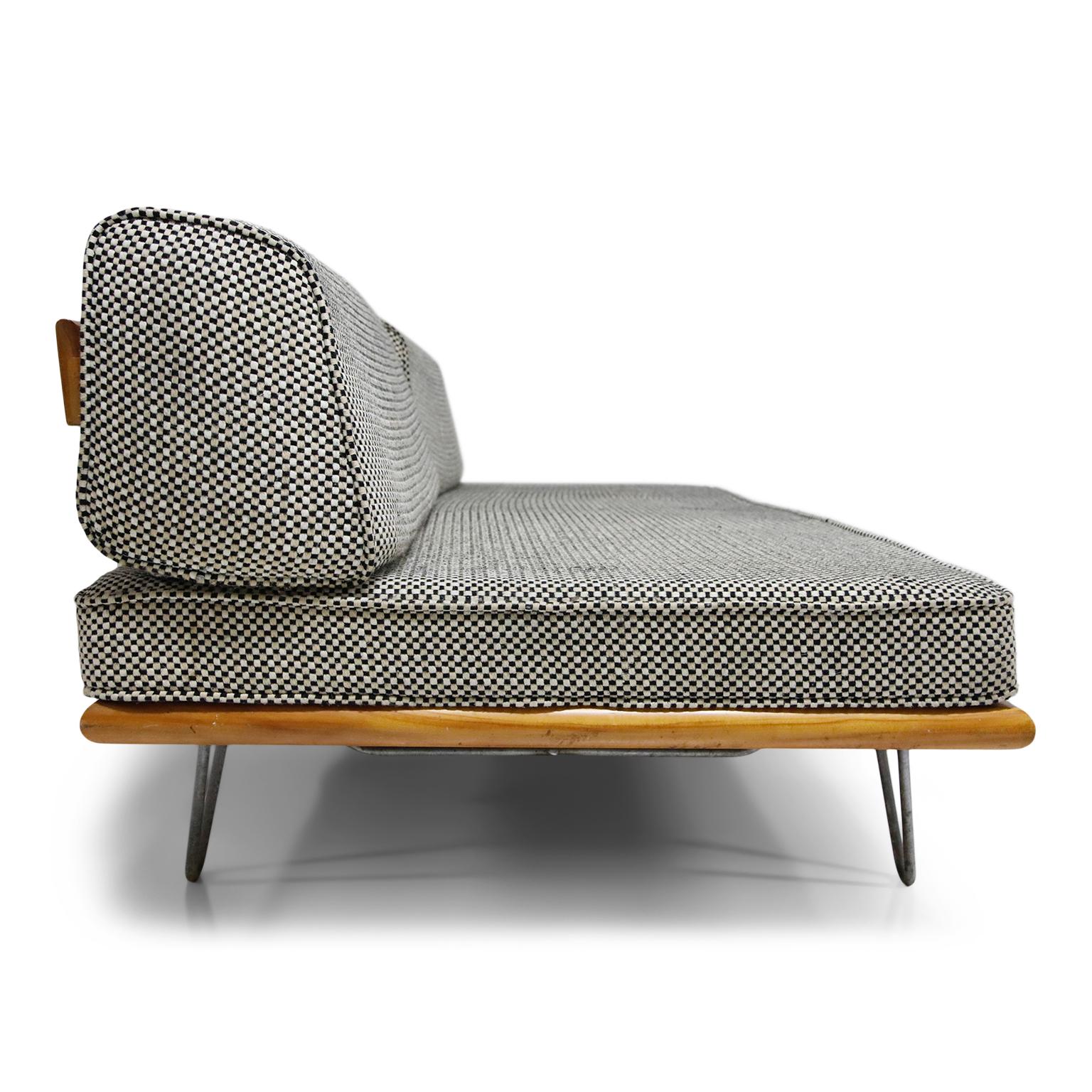 Canapé convertible de jour avec pieds en épingle à cheveux de George Nelson pour Herman Miller Bon état à Los Angeles, CA