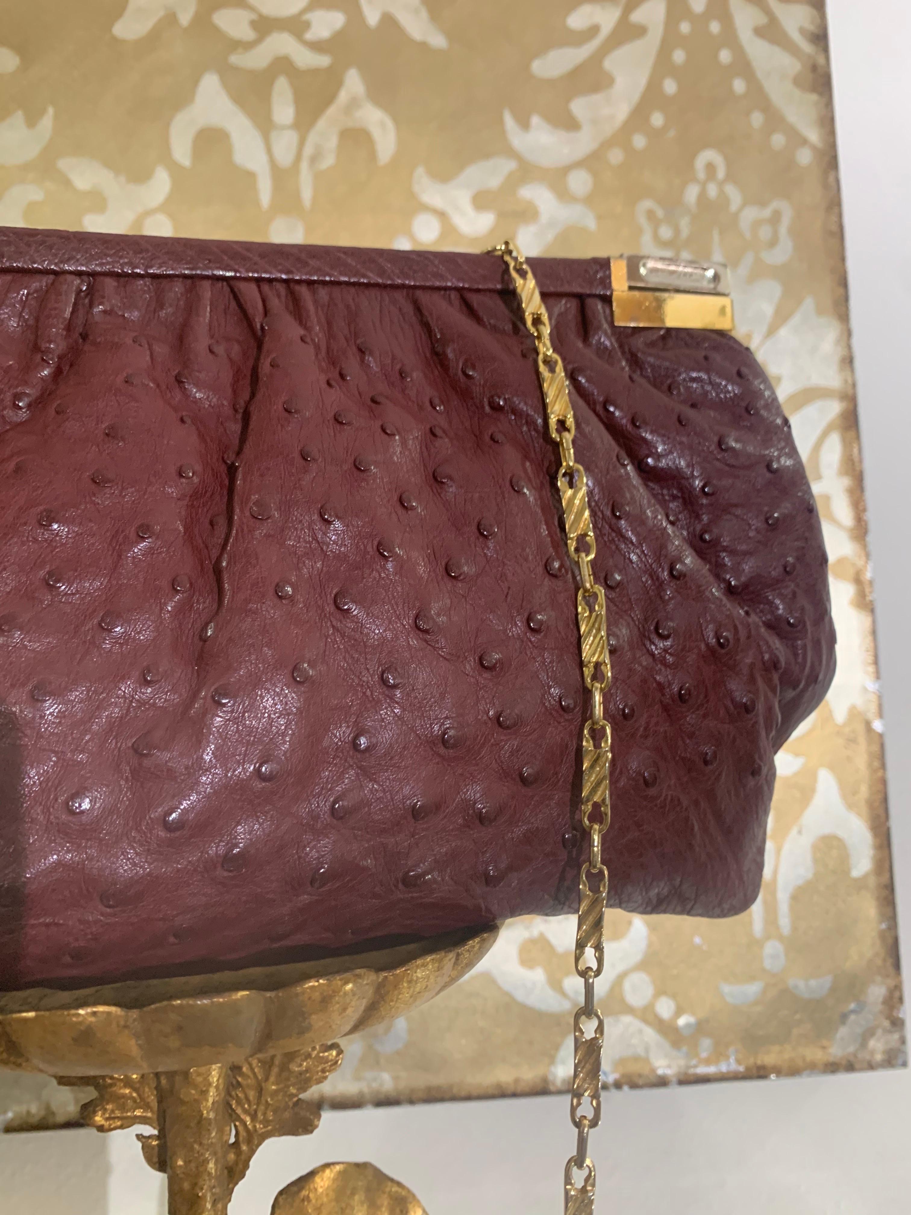 Convertible Fiorenza Chain Handle / Clutch Bag in Burgundy Ostrich Skin In Excellent Condition For Sale In Gresham, OR