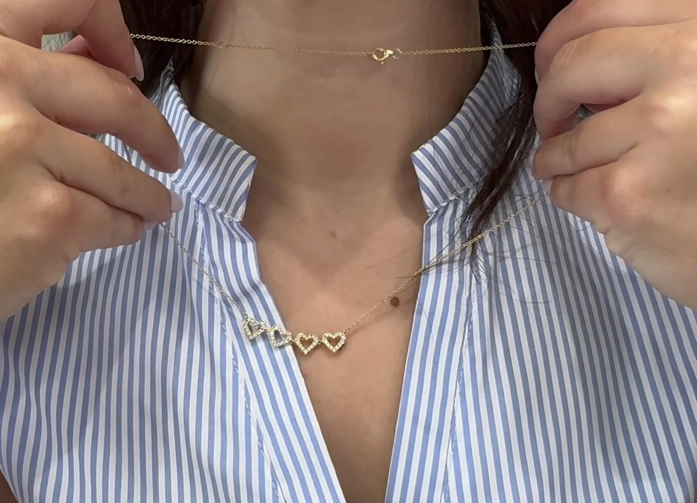 18 Karat Gelbgold Umwandelbare vierblättrige Kleeblatt Kleeblatt-Halskette mit vier Herz-Diamant im Angebot 1