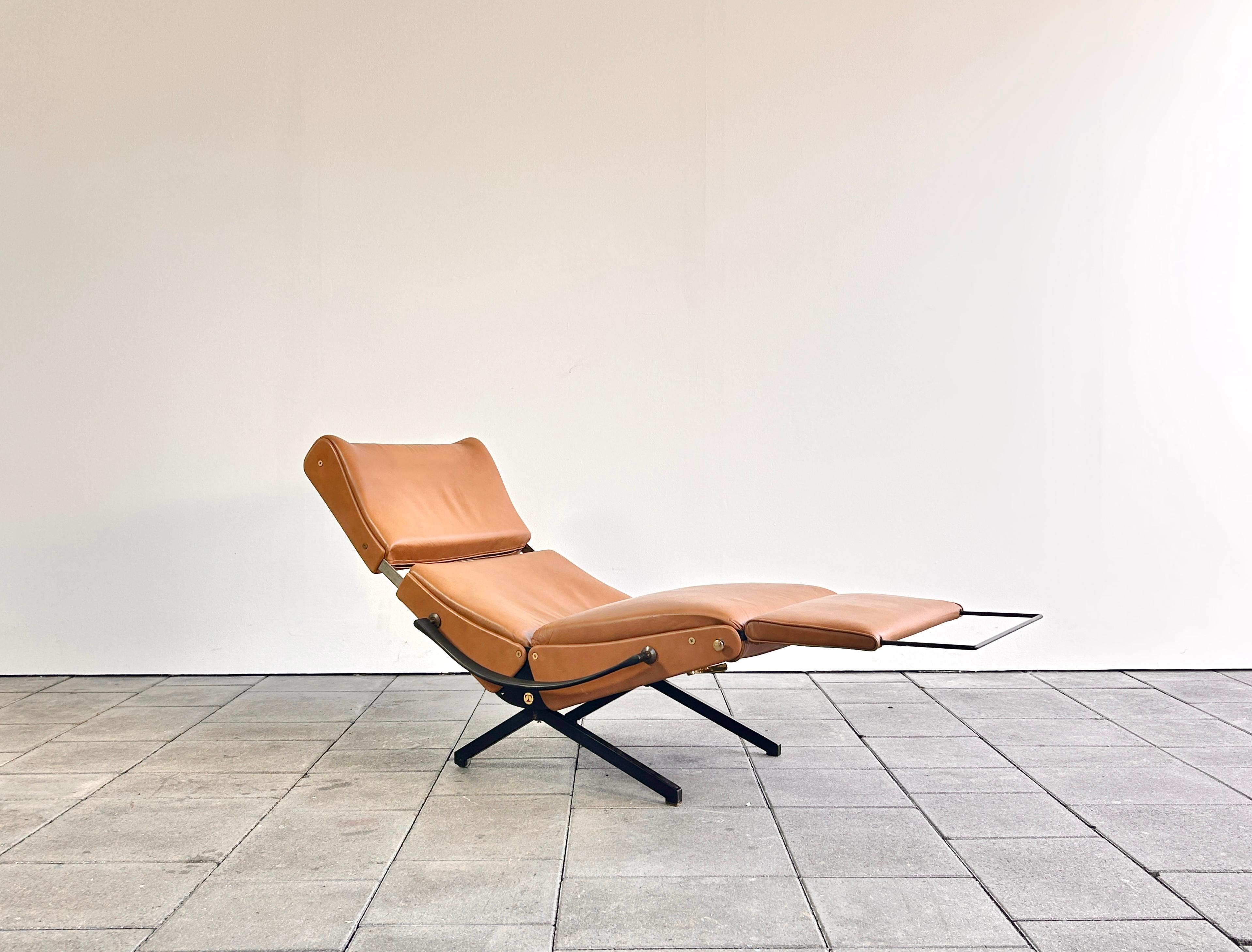convertible lounge chair P40 designed by Osvaldo Borsani for Tecno 1954 For Sale 3