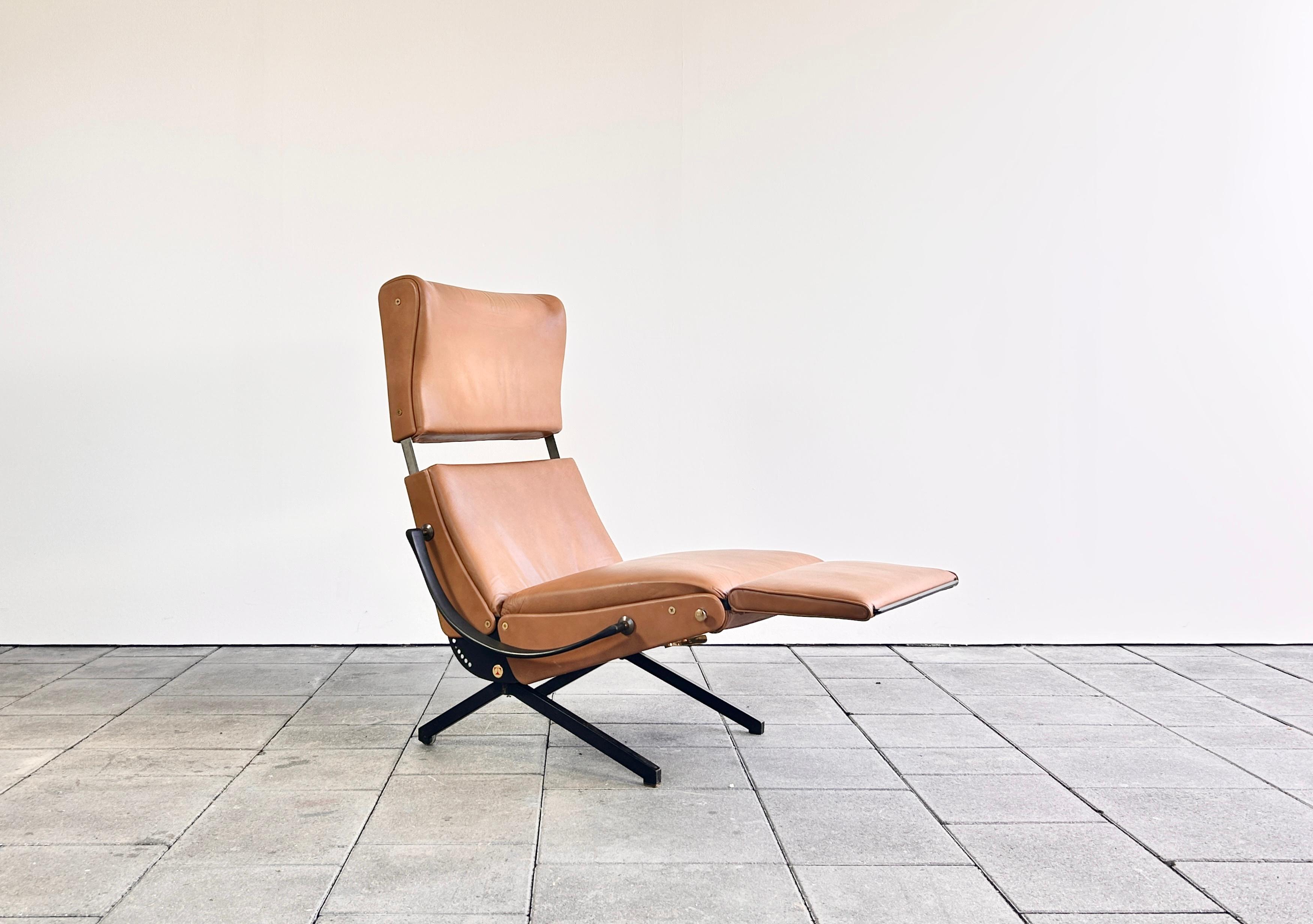convertible lounge chair P40 designed by Osvaldo Borsani for Tecno 1954 For Sale 2