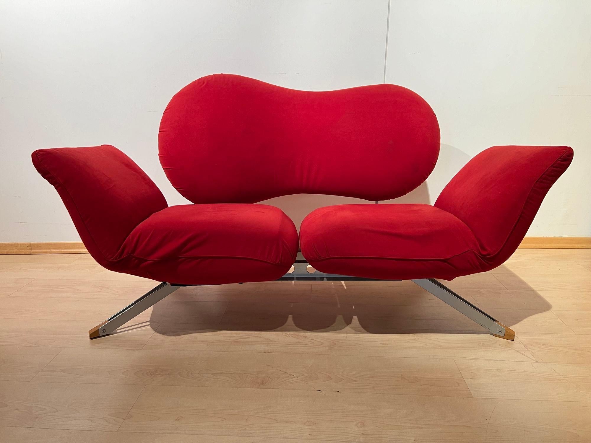 Sofá convertible de diseño postmoderno de Bonaldo, tela roja, Italia circa 1980 Posmoderno en venta